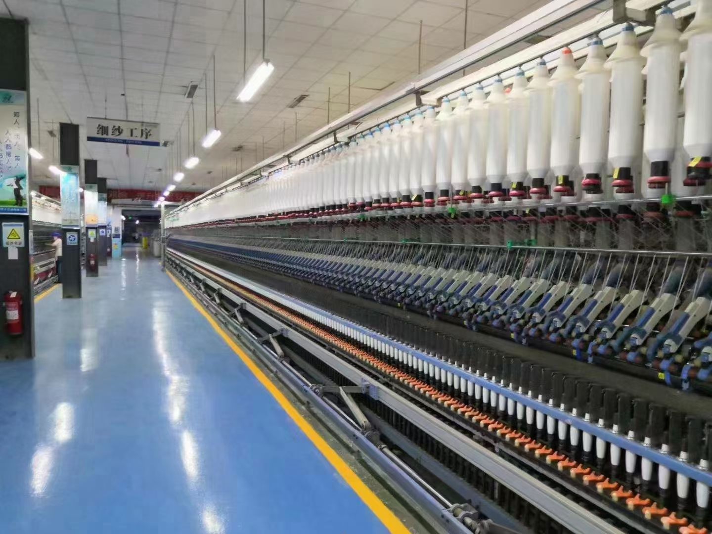 博拉莫代尔棉纱面料结合了两种纤维的优点,其优点包括:舒适度高.