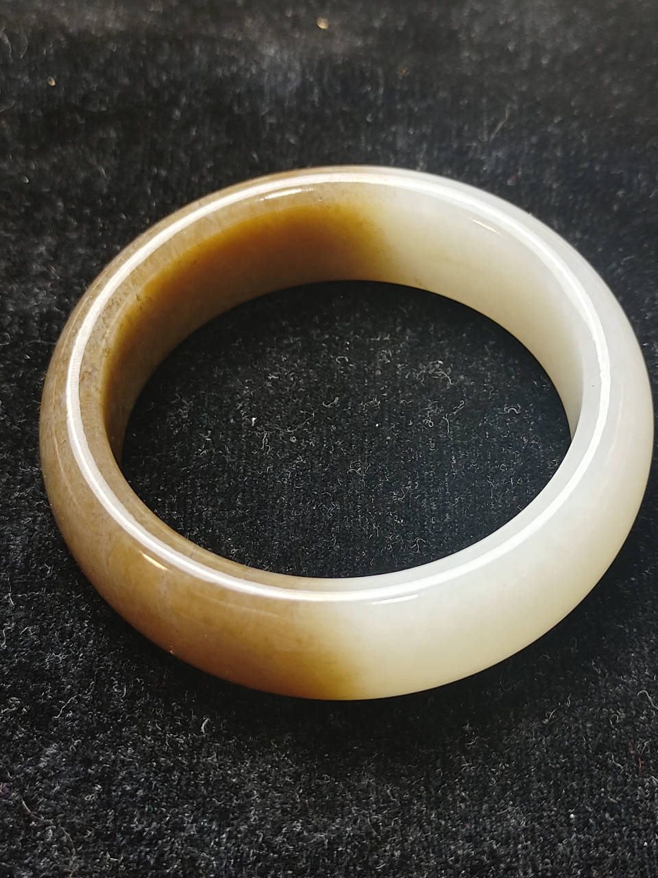 和田玉糖料:新疆糖白手镯 67重量:88克,内径:57 67爱不离锋,镯不