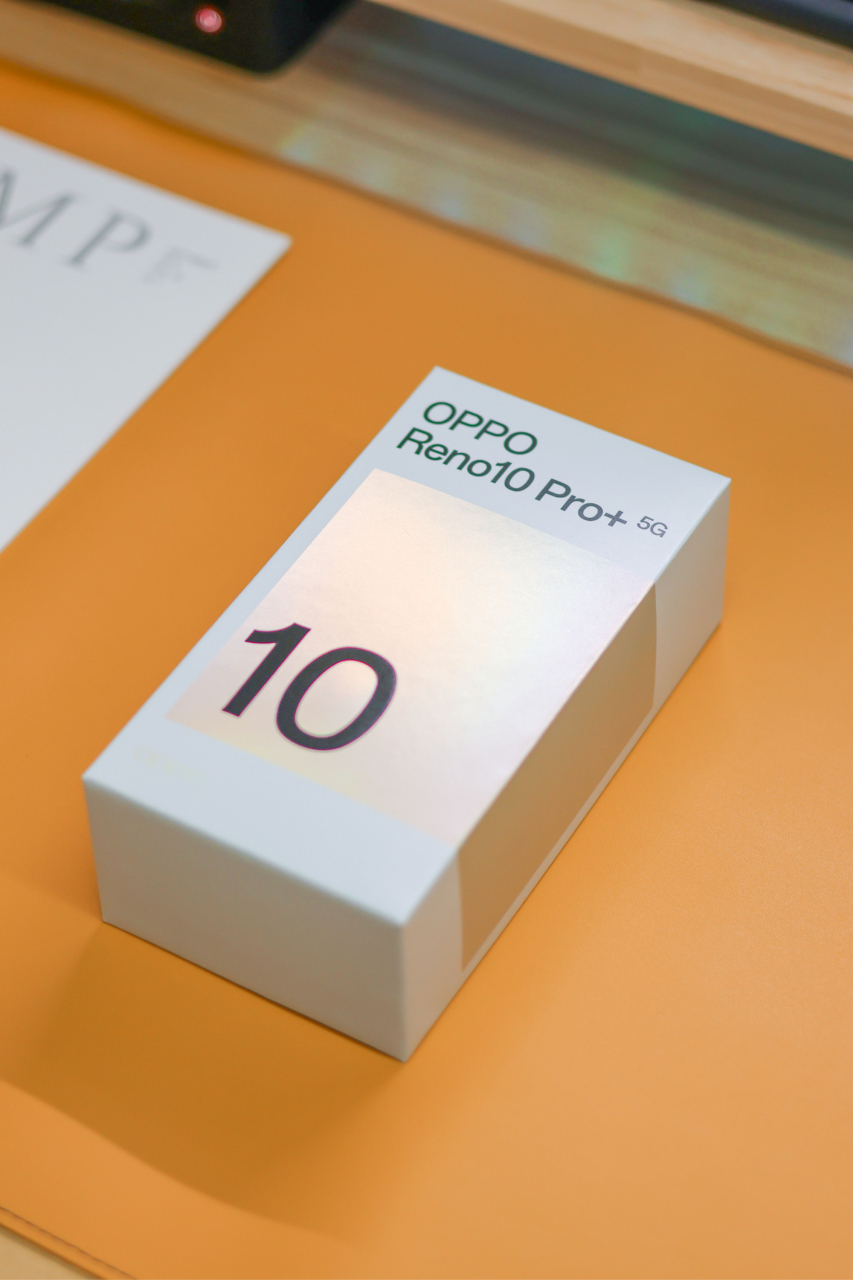 oppo reno10 pro 作为reno系列十代的里程碑之作,在机身设计,性能