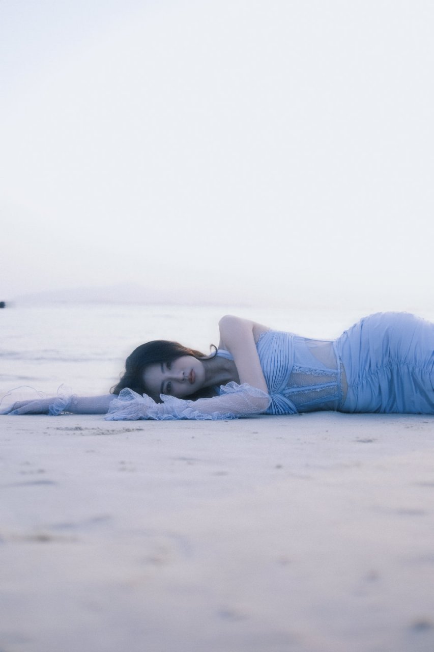 徐璐 海边 蓝色礼服
