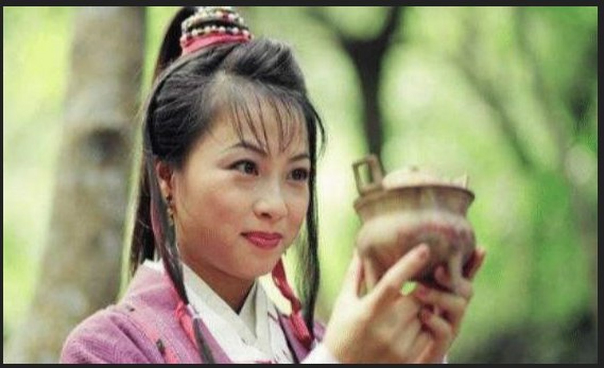 刘玉翠和男友去吃饭,对方准备了惊喜,拿出了一枚戒指,刘玉翠看后直接