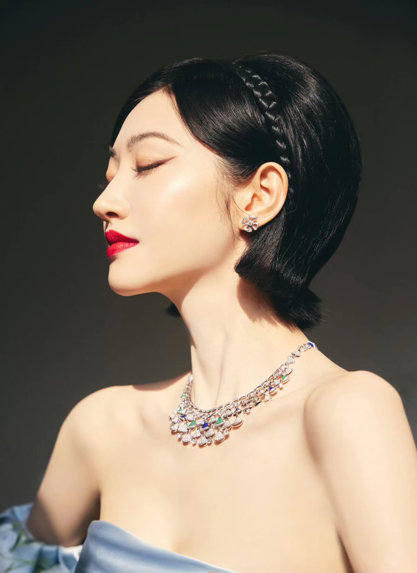 景甜# 优雅中带点性感,不仅美还给一种飒飒的高级感.