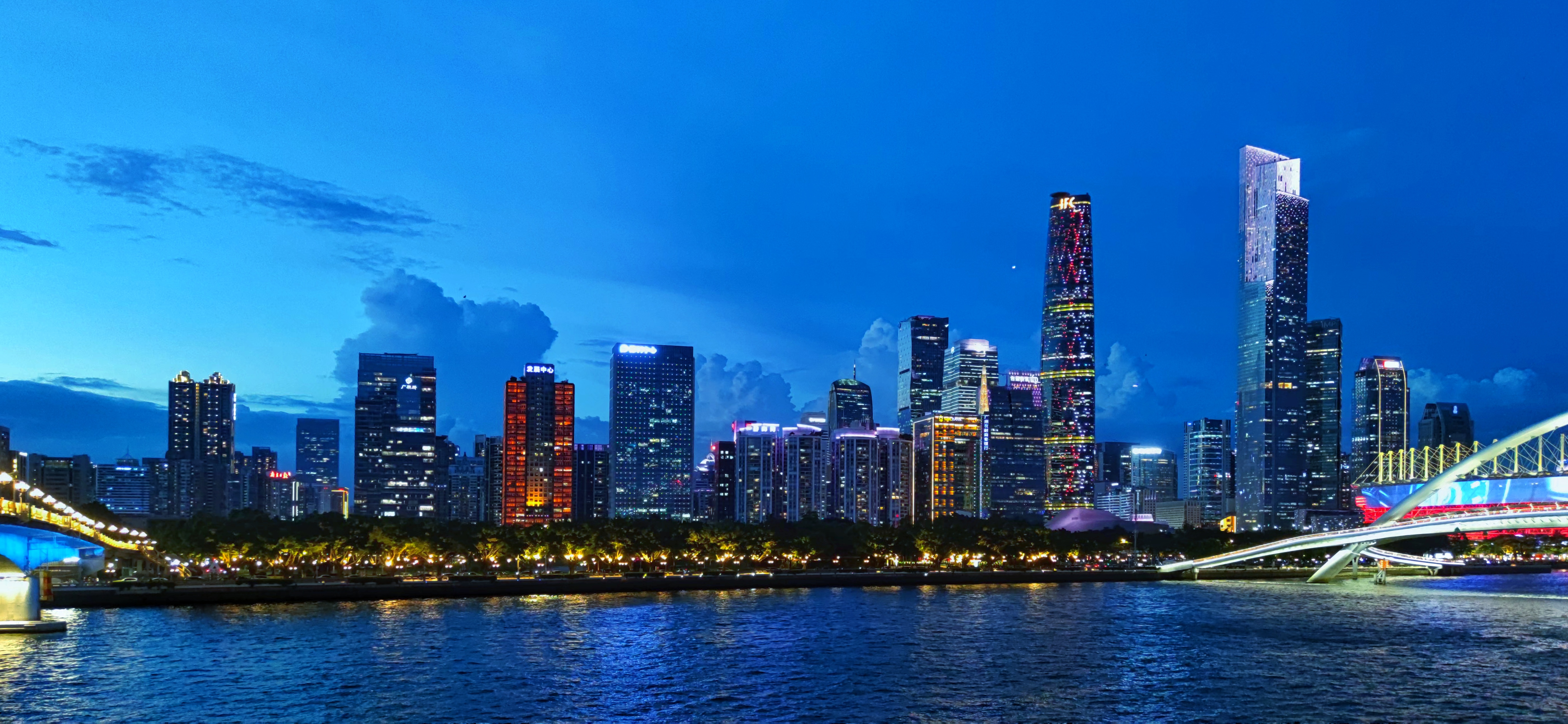 广州塔在这里拍摄好看吗?