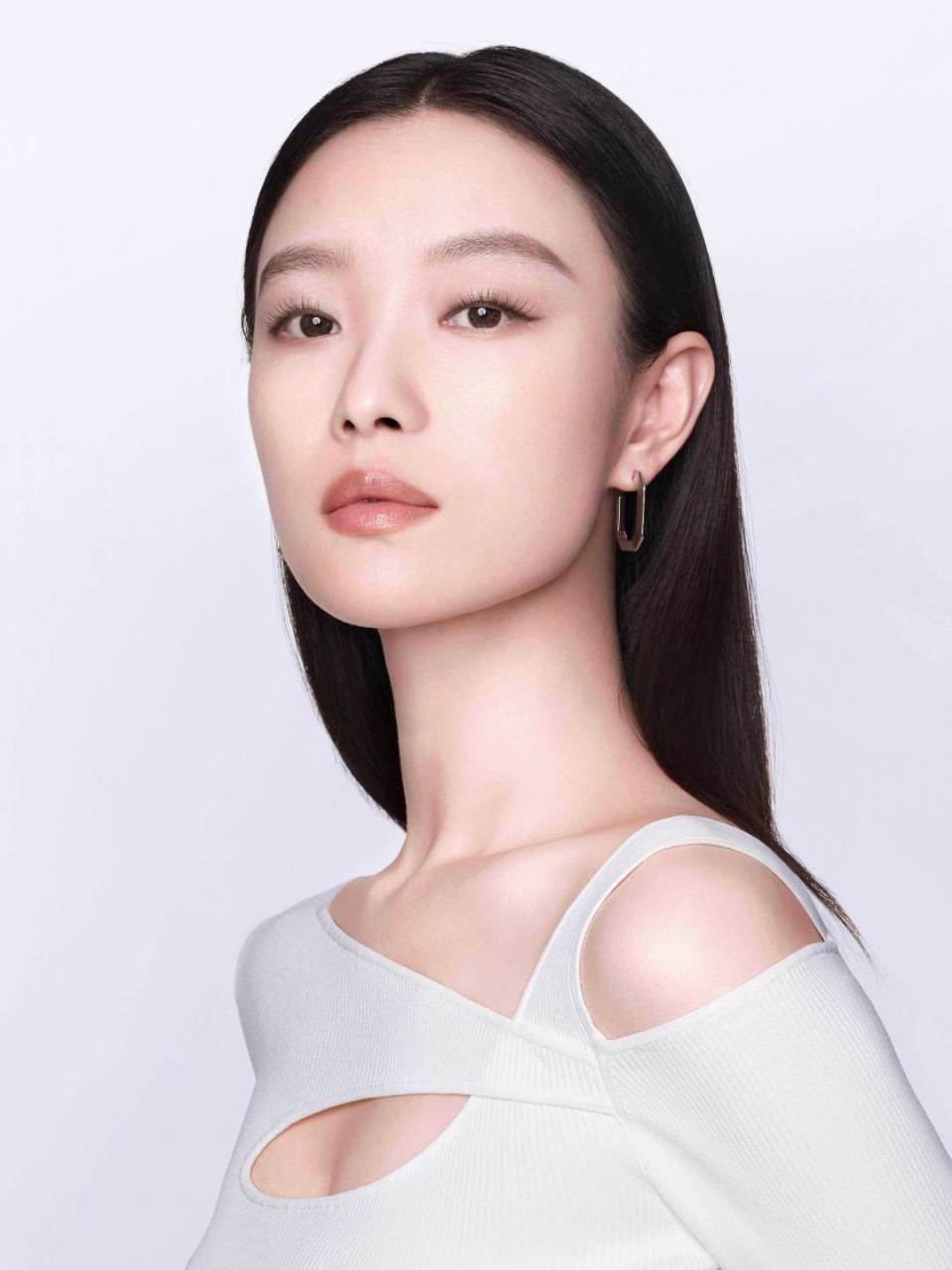 紧致下颚线兜住双下巴的效果绝了!推荐给每一个为双下巴苦恼的朋友!