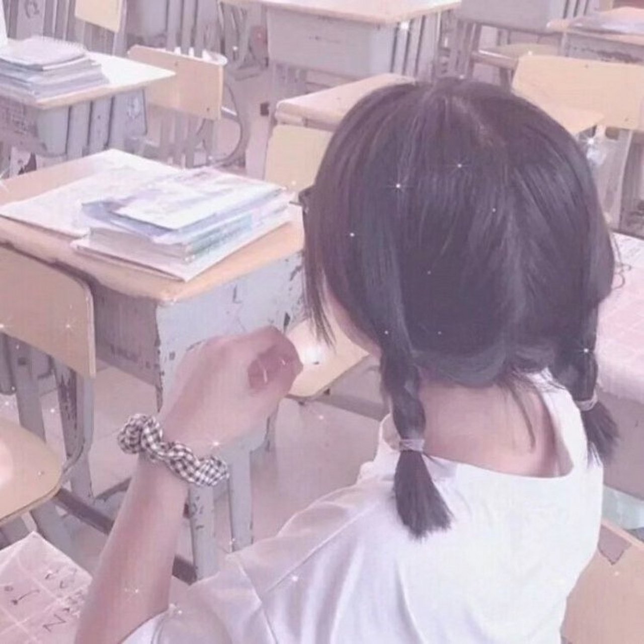 小锅锅      你老婆不在家吧       mua         你现在是我的人了