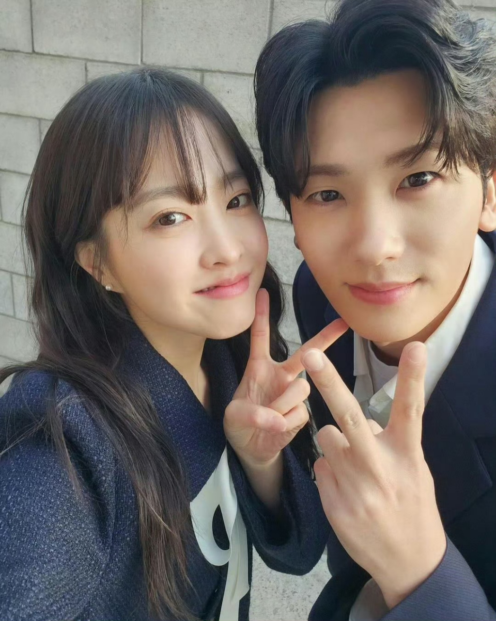 朴宝英更新与朴炯植合照  二搭和结婚总要选一个吧[三哈] 求求你们了