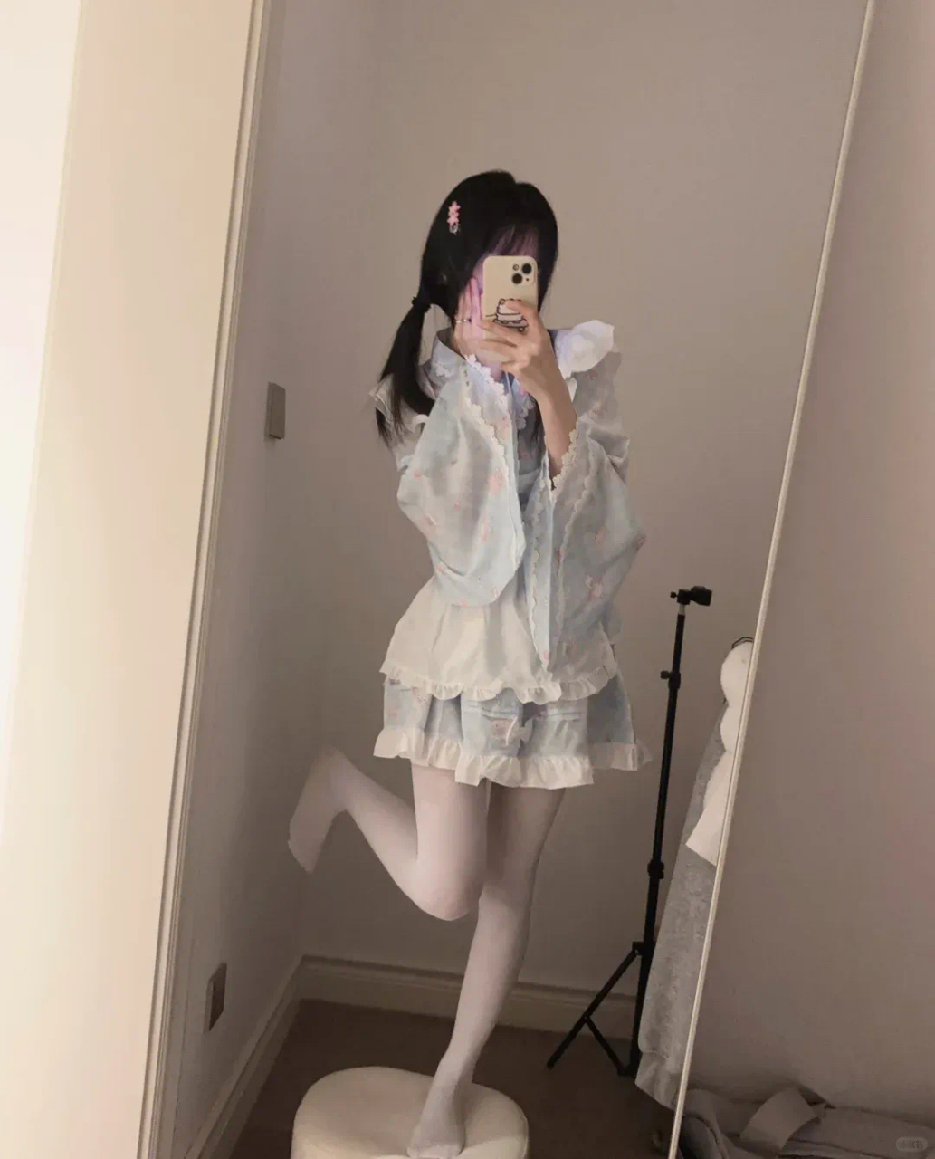我这个小兔子,白不白[温暖]#jk制服# #白袜# #美脚# #丝袜美脚# #性感
