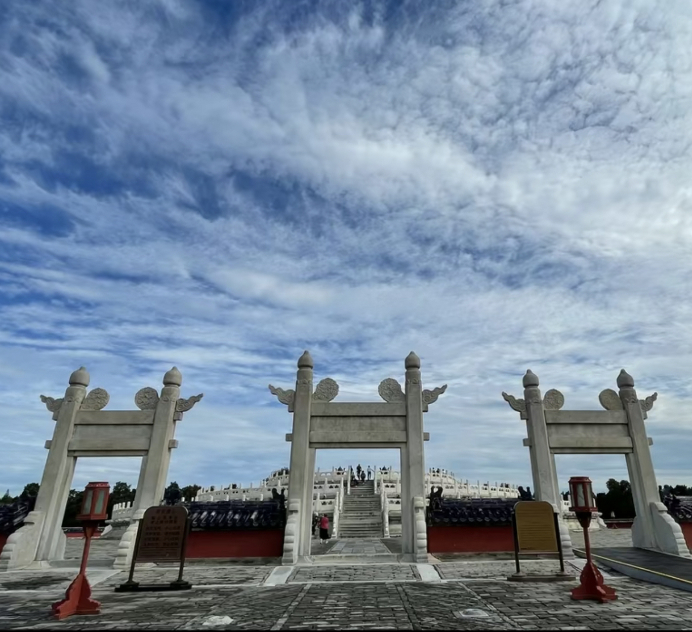 华北平原燕山脚下的一些建筑