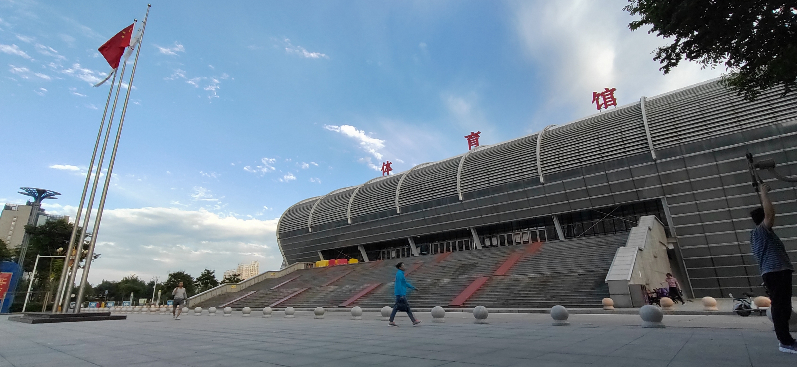 运城市体育馆今日之晨景