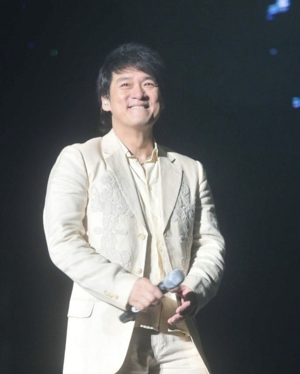 最值得收藏的一首歌# 最值得收藏的一首歌就是华健的《花心》,同时