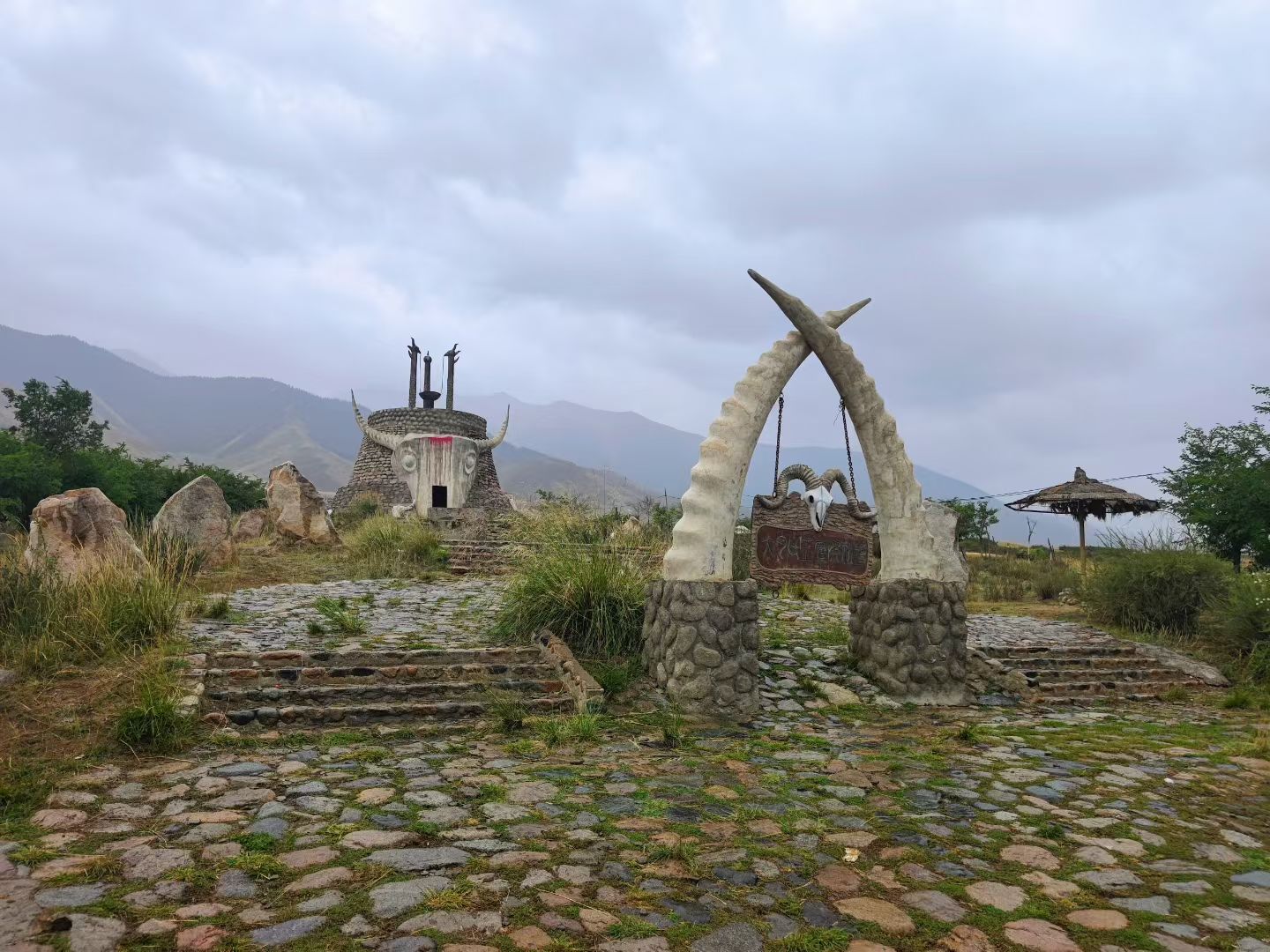 史前遗址 兰州湾子古迹遗址在哈密巴里坤,是青铜时代文化遗存,也是一