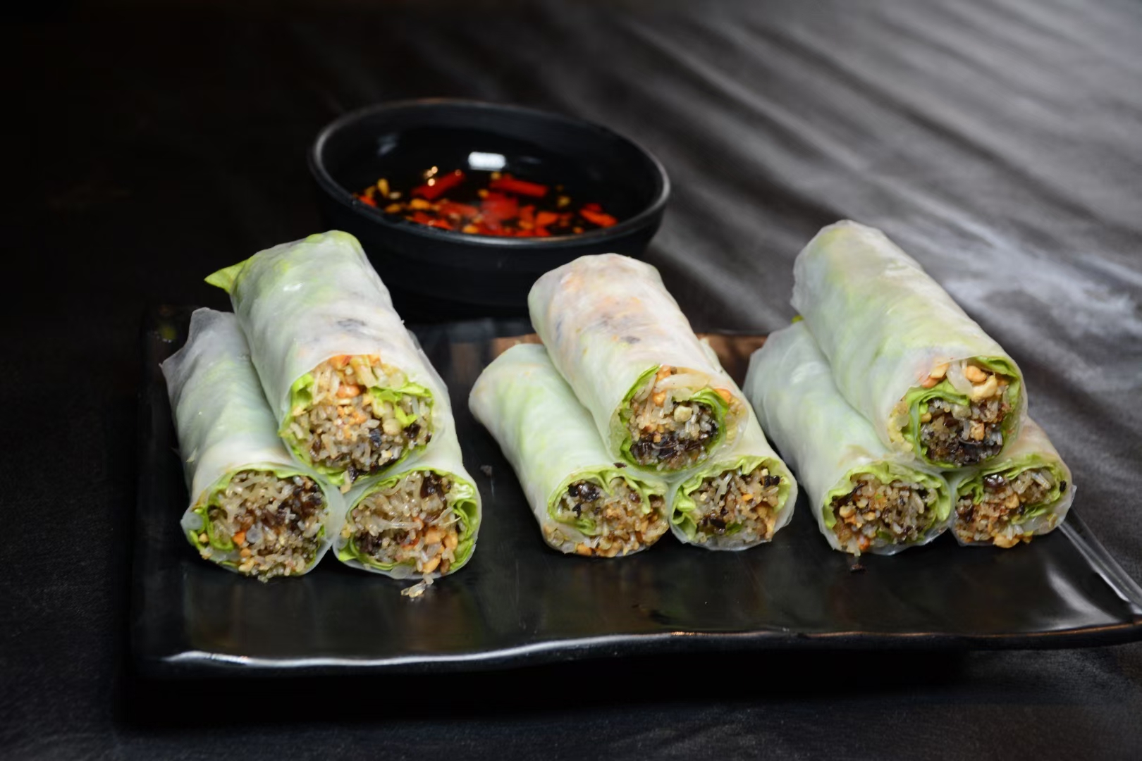 捕捉身边年味#在云南宾川县,过年饮食非常丰富,酸辣香甜味十足,八宝