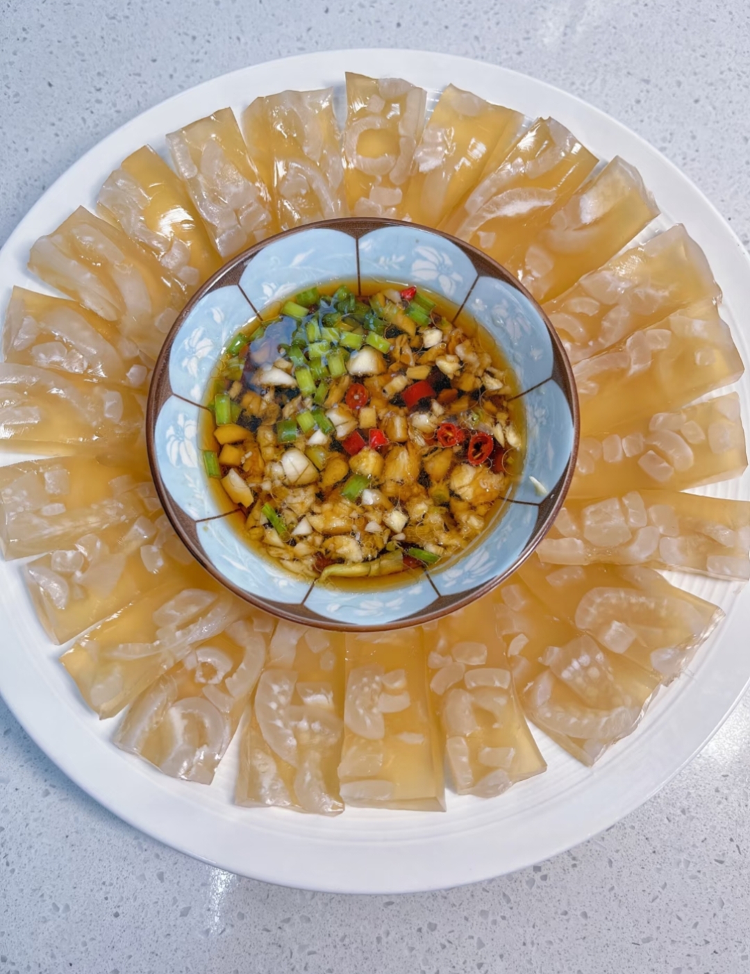 女儿爱吃肉皮冻赶紧把食材准备好做起来
