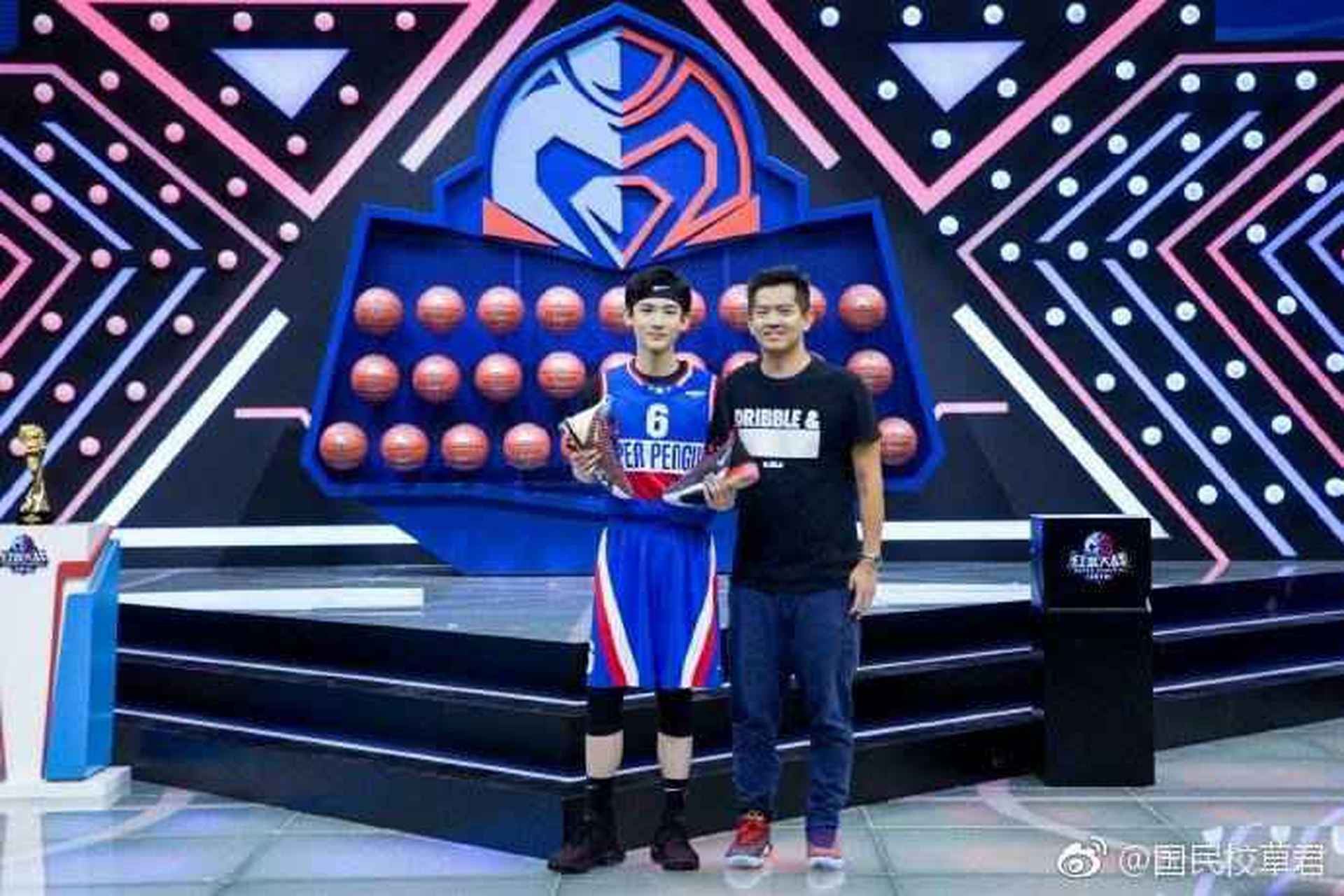 白敬亭这一身肌肉拿来打篮球不要太帅