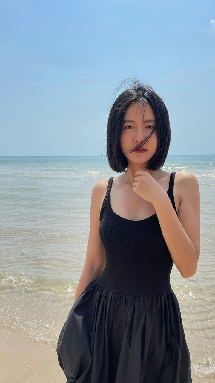 六点半米线性感写真