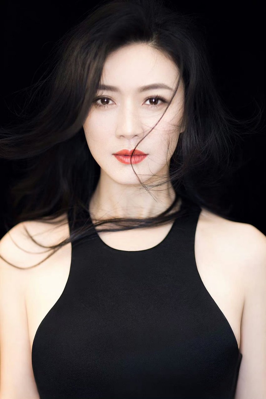 熟女田海蓉海边泳装写真