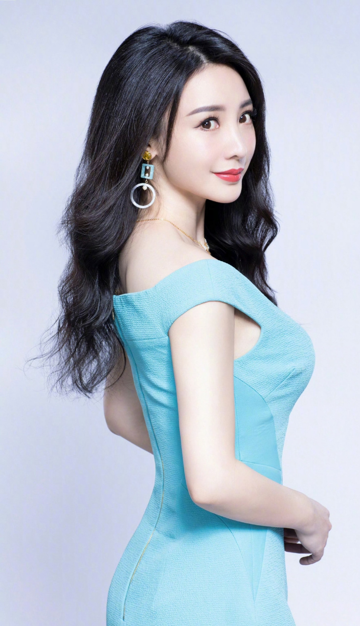 柳岩写真甜美性感