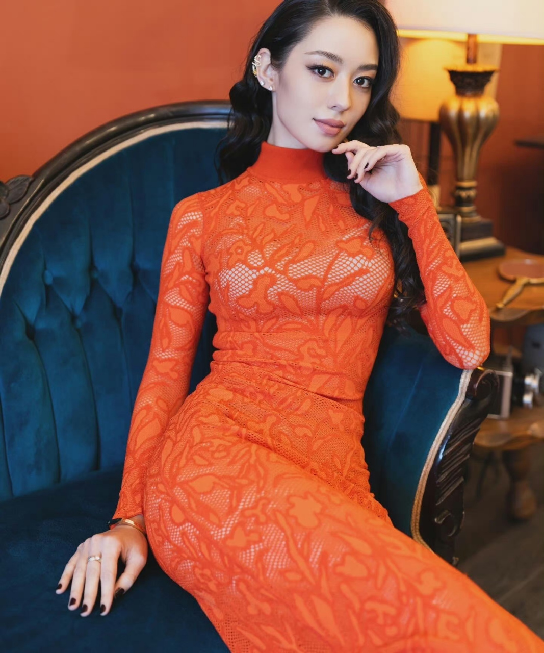 吉娜爱丽丝红装旗袍