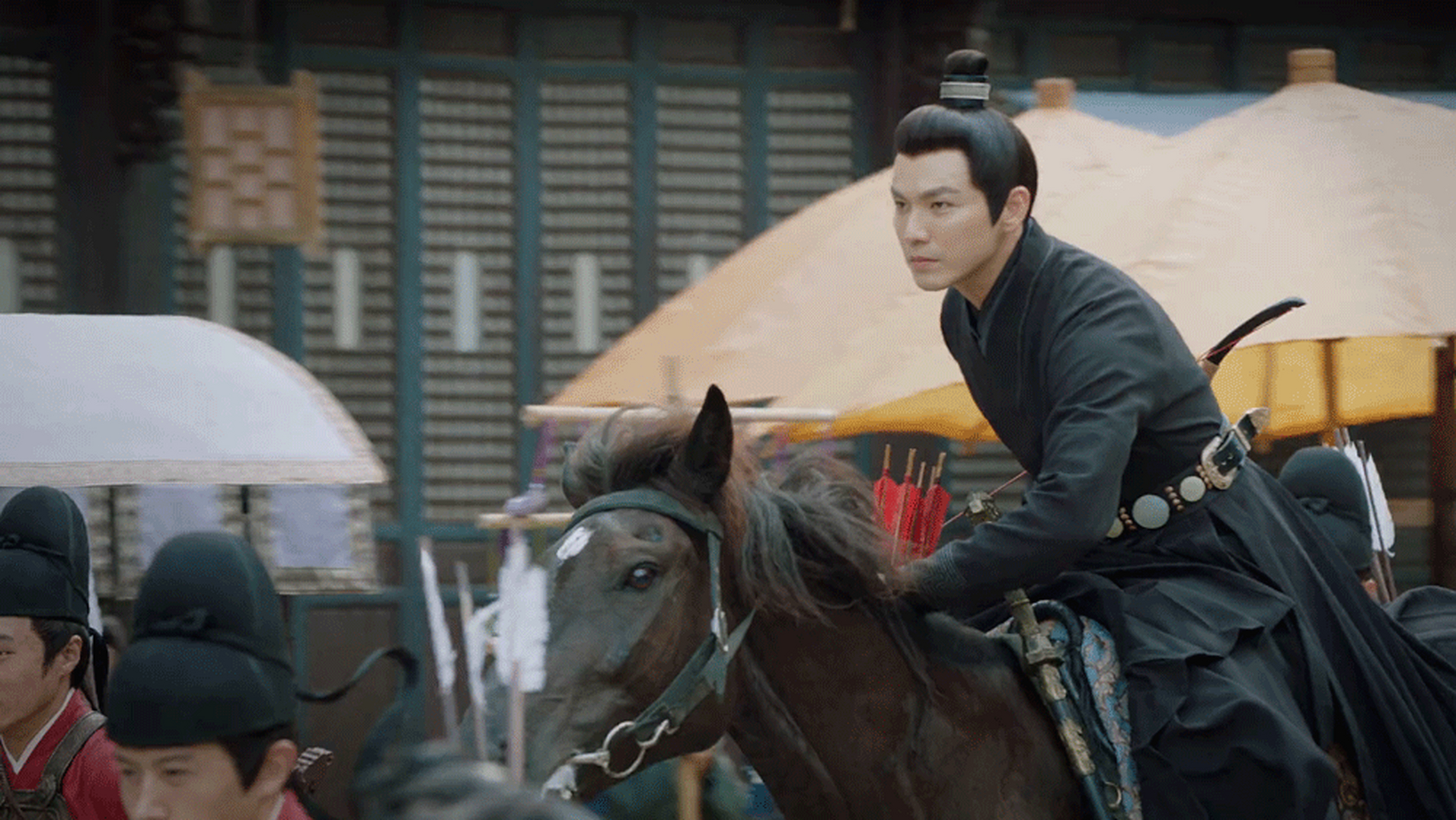 《锦心似玉》宜家宜国徐令宜,策马奔驰,飒爽英姿,挽马射箭,行云流水