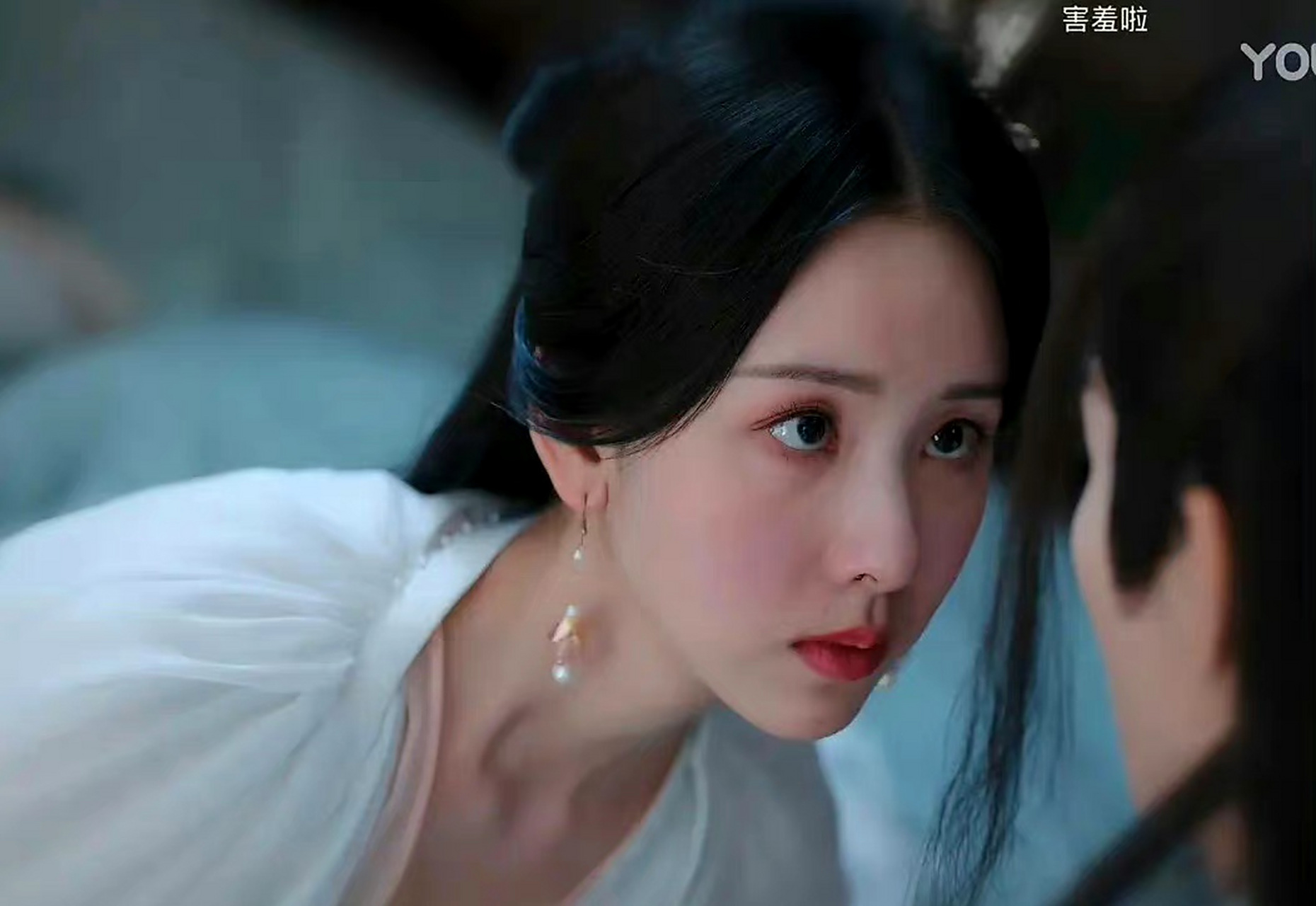 电视剧长月烬明##陈都灵#  还能看见门主鼻子那有血迹,哈哈哈哈这场