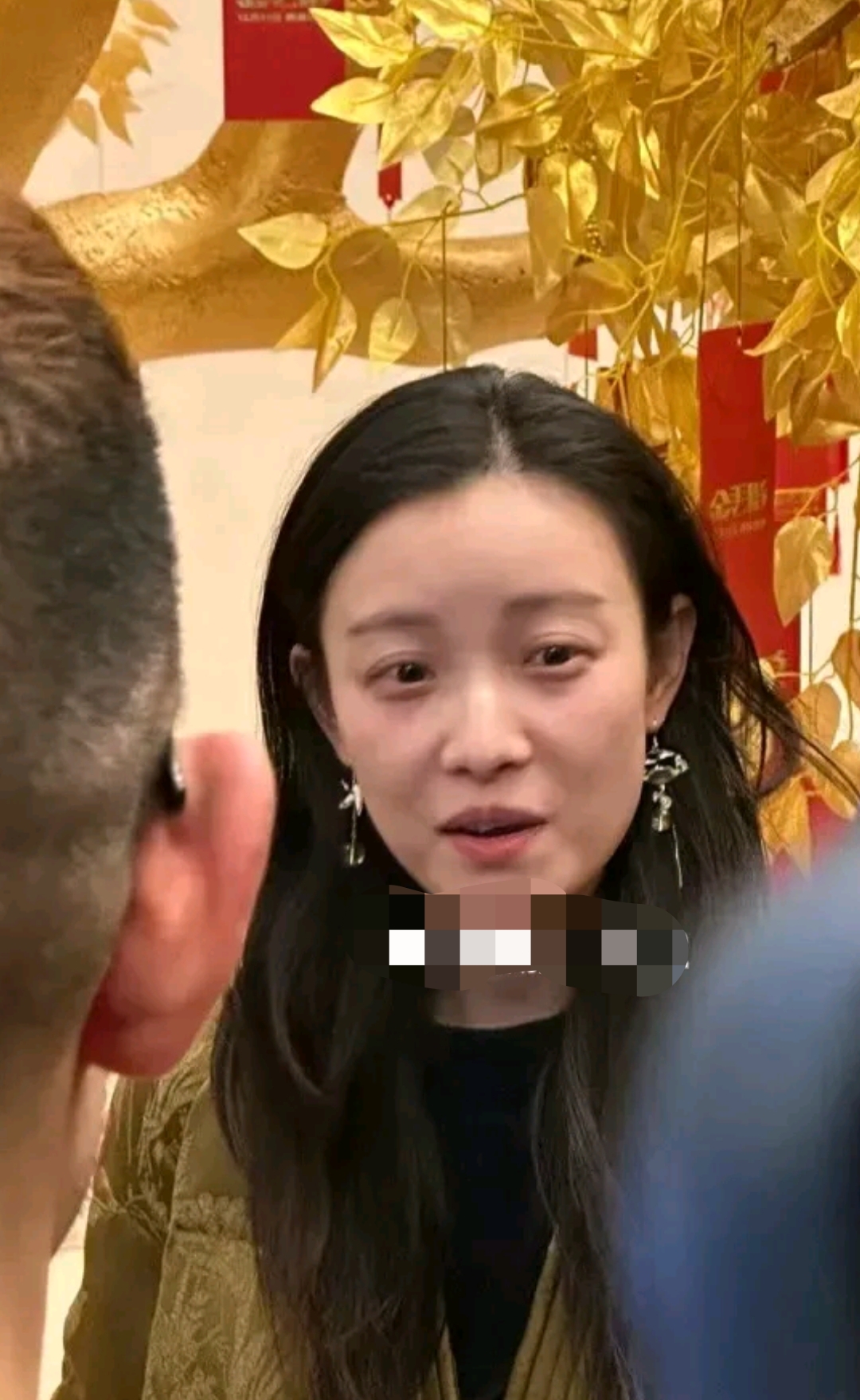 倪妮生图让人意外!法令纹眼袋黑眼圈都有,看上去没多惊艳了.