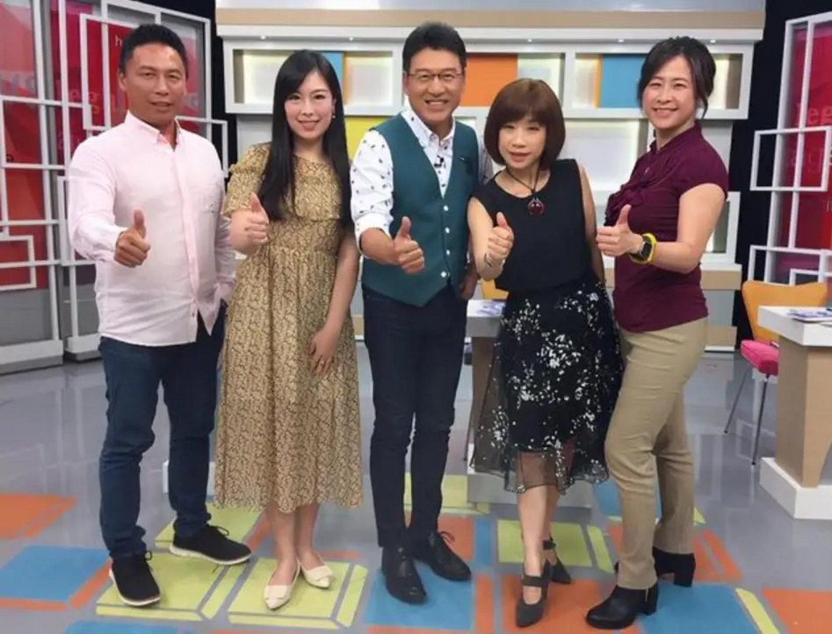 近日,台湾女星今子嫣在某综艺节目中大谈离婚同住风险高的话题.