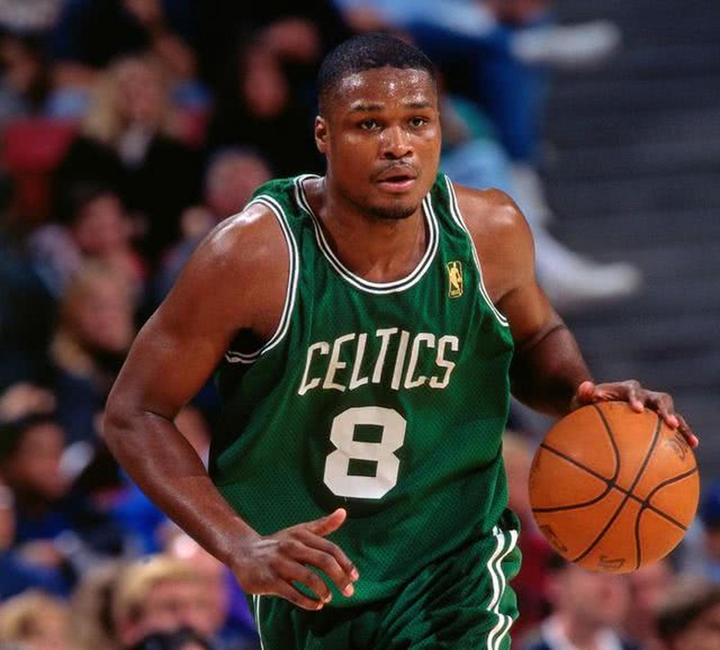 没有比赛的日子# 安东尼·沃克绝对可以说是nba史上最有名的破产切乔