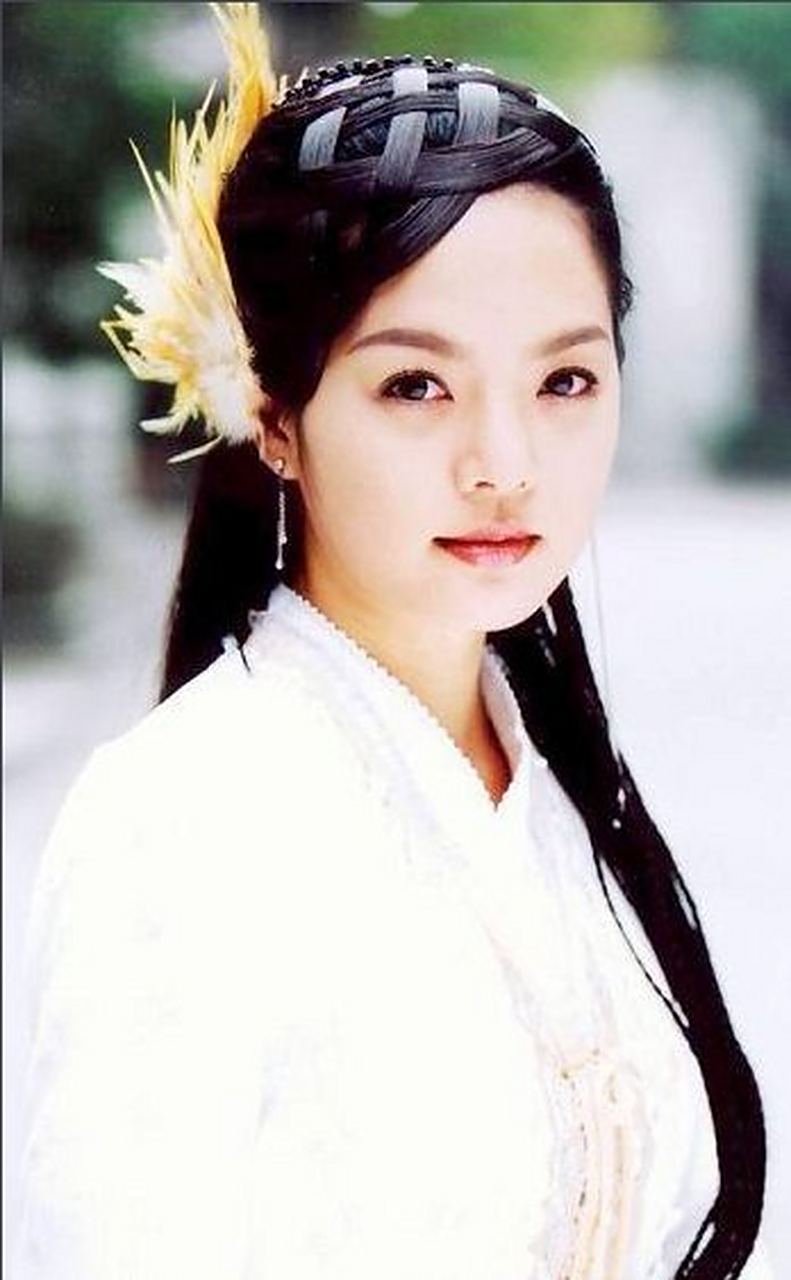 今日份的瓜# 潘语嫣是由来自韩国的女艺人蔡琳所饰演,潘语嫣出身在