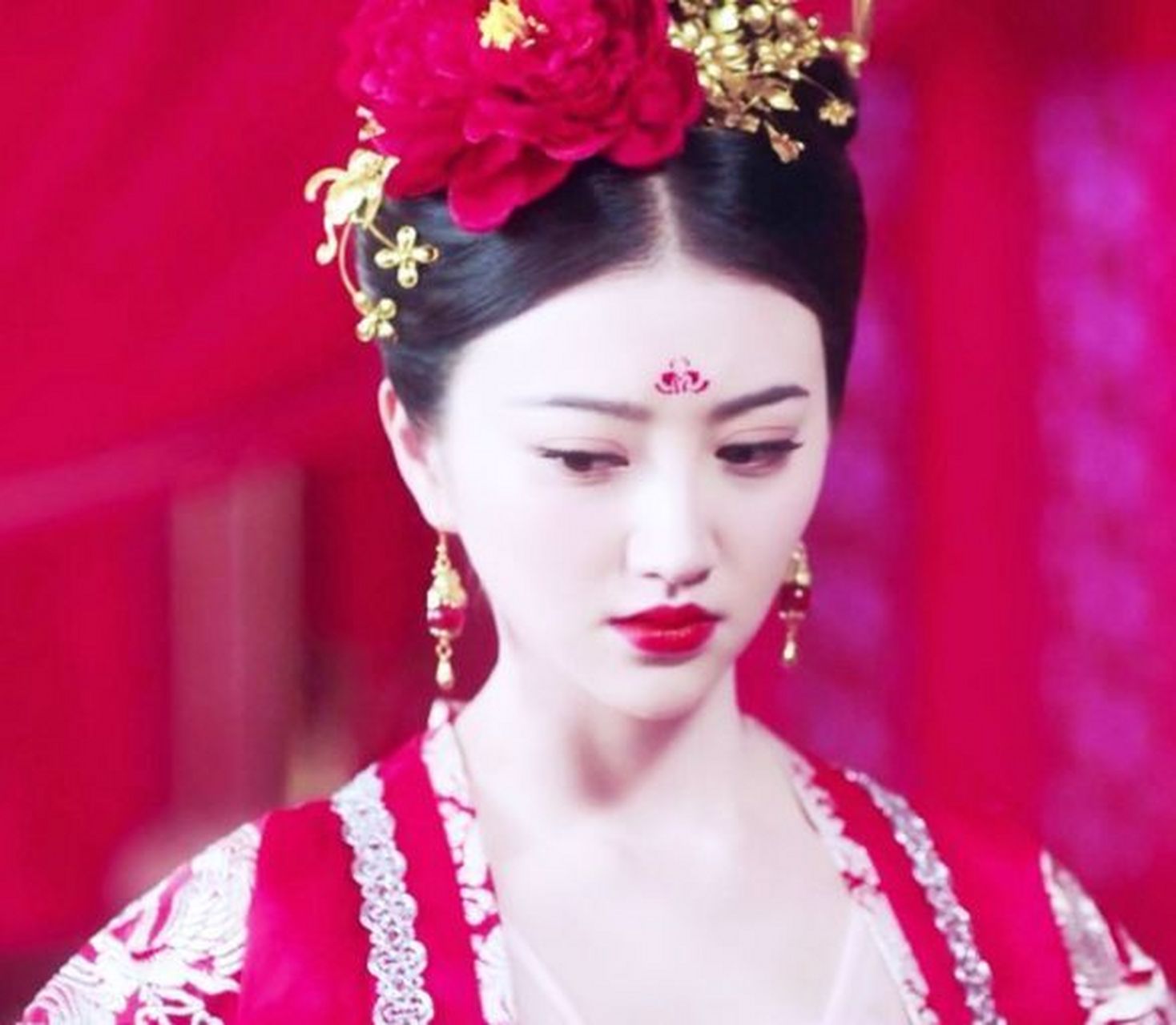 瓜友们的瓜田# 在《大唐荣耀》中景甜对沈珍珠的完美诠释,让不少人