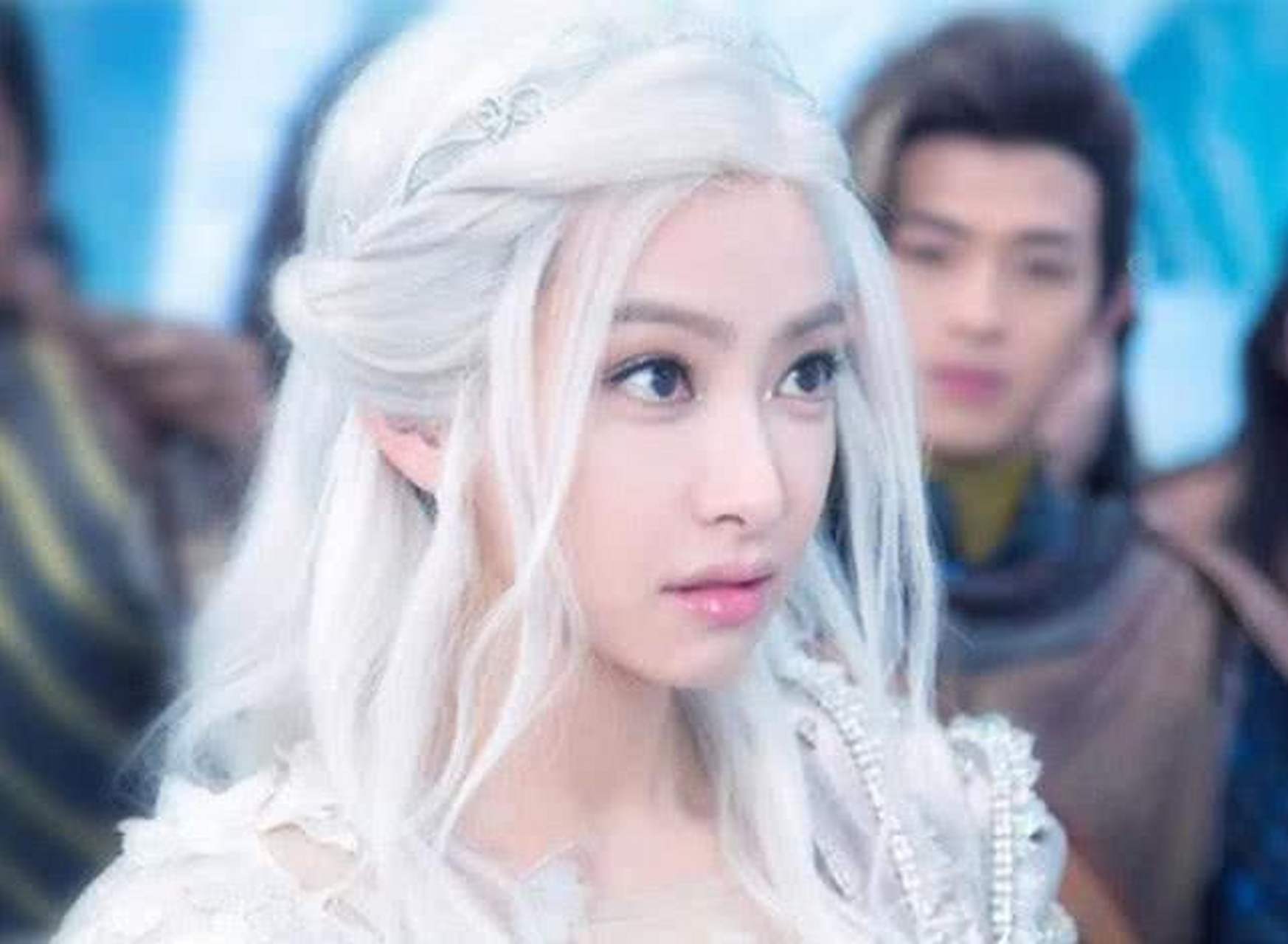 遇见美好# 宋茜在《幻城》里面演的梨落后面也白头发了,古装白发邓