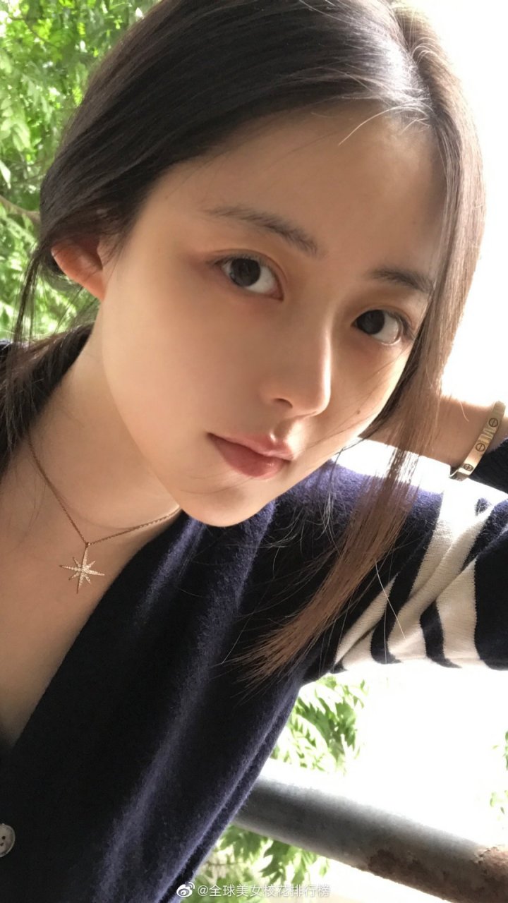 暨南大学校花张可欣,处女座,身高167cm,45kg,腿长身材好的小姐姐