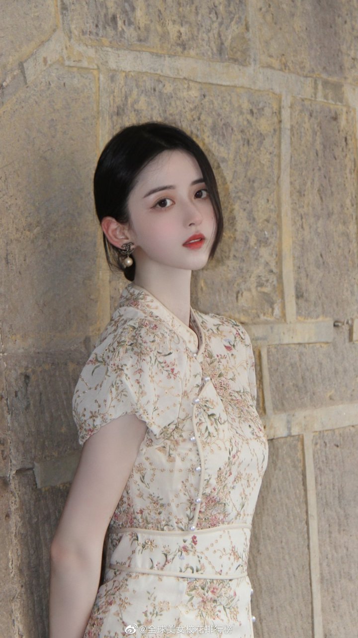暨南大学校花张可欣,处女座,身高167cm,45kg,腿长身材好的小姐姐