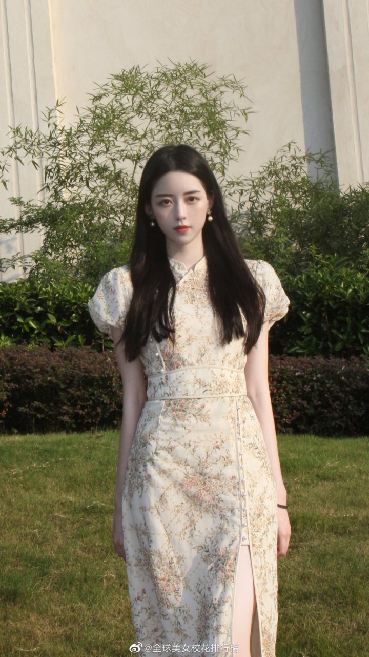 暨南大学校花张可欣,处女座,身高167cm,45kg,腿长身材好的小姐姐