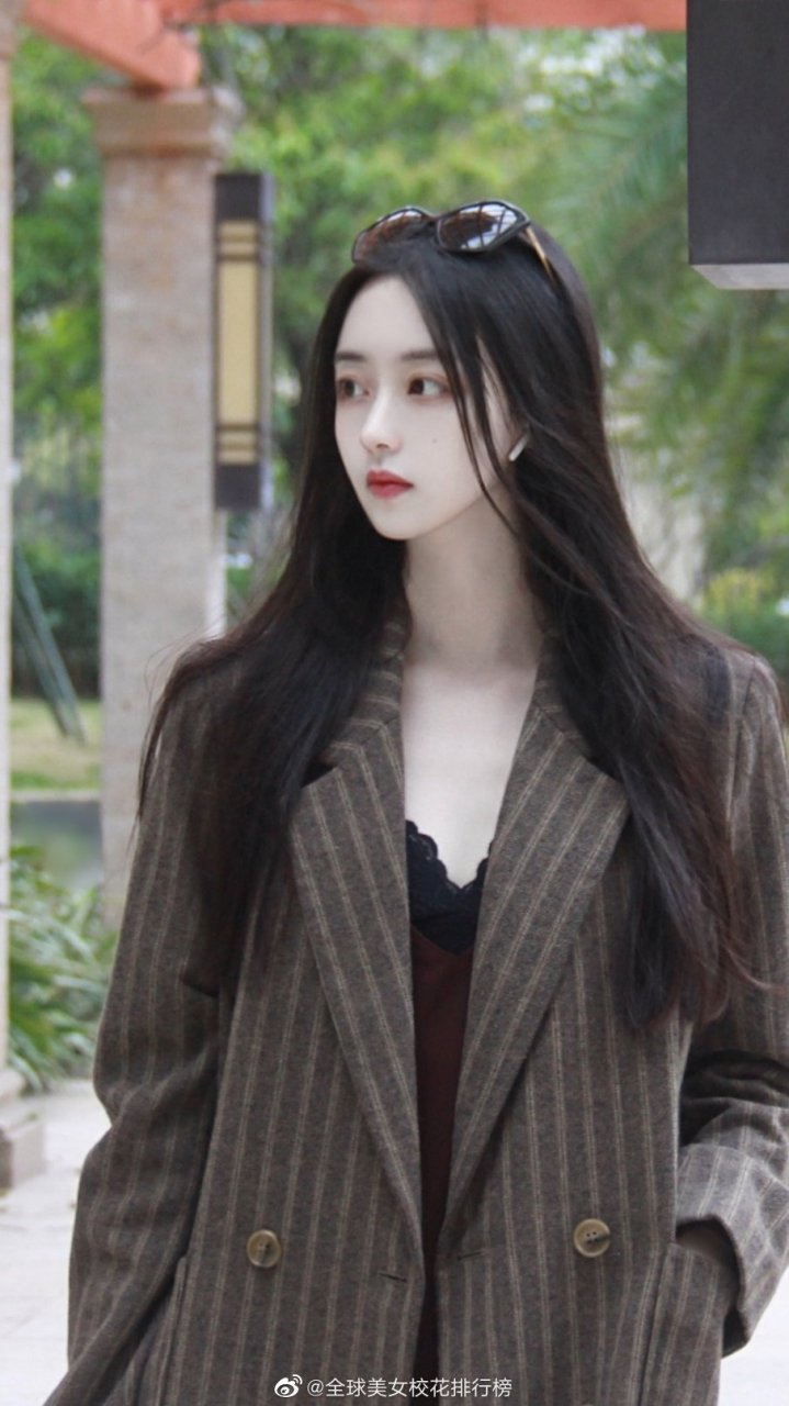 暨南大学校花张可欣,处女座,身高167cm,45kg,腿长身材好的小姐姐