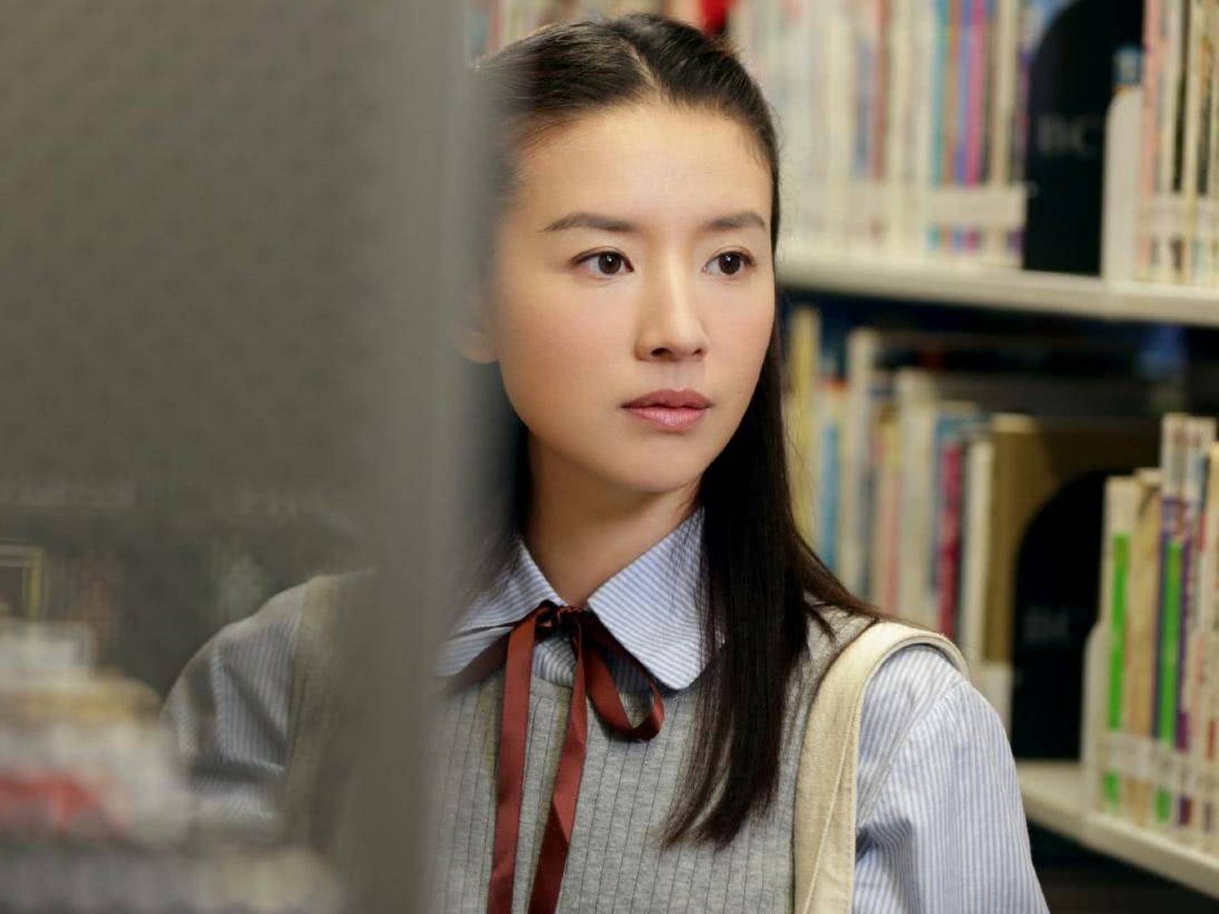 吃瓜群众聚集地# 最近,在电视剧《澳门人家》中,董洁饰演的女主角有