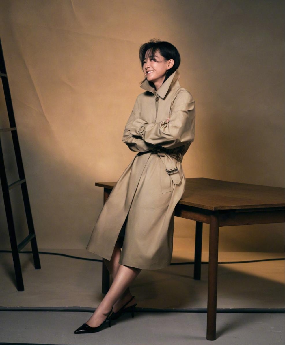 贾玲喜提prada代言