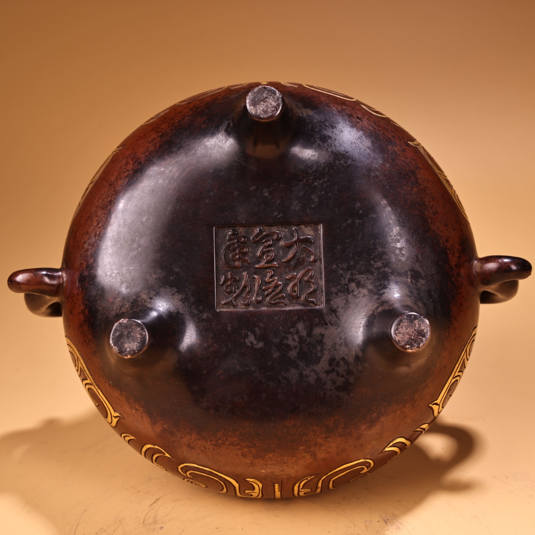 珍品旧藏收纯铜紫铜高浮雕錾刻鎏金香炉 工艺精湛 器形款式精美 重