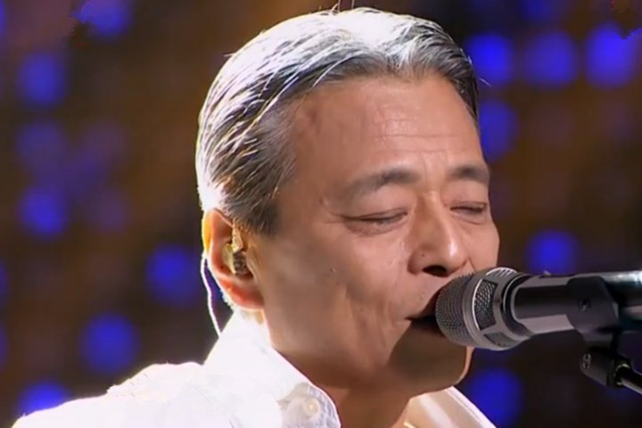 杨乐有着丰富的人生经历和极高的音乐素养,曾