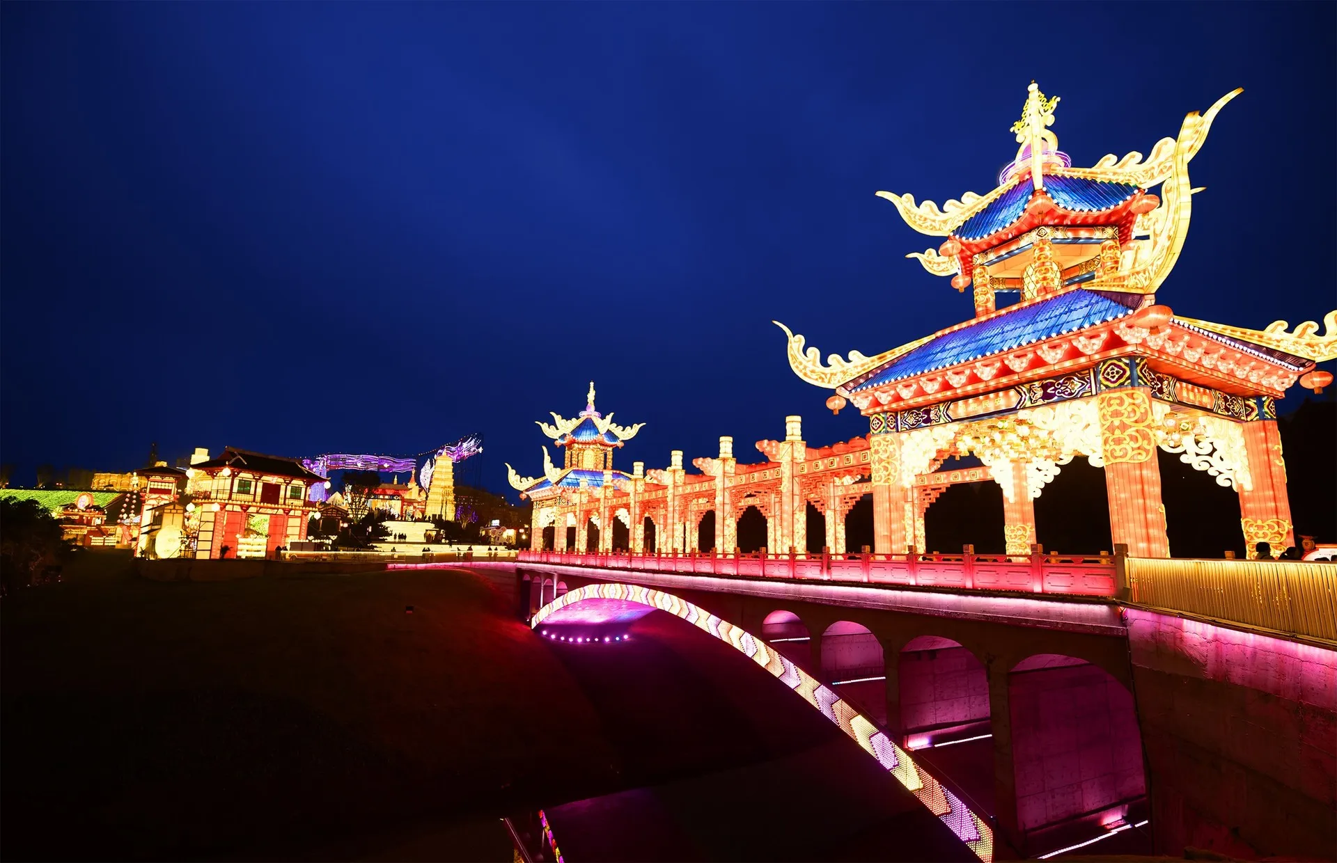 【大学生的自贡旅游攻略】  "走,一起去自贡,体验千年盐都的魅力!