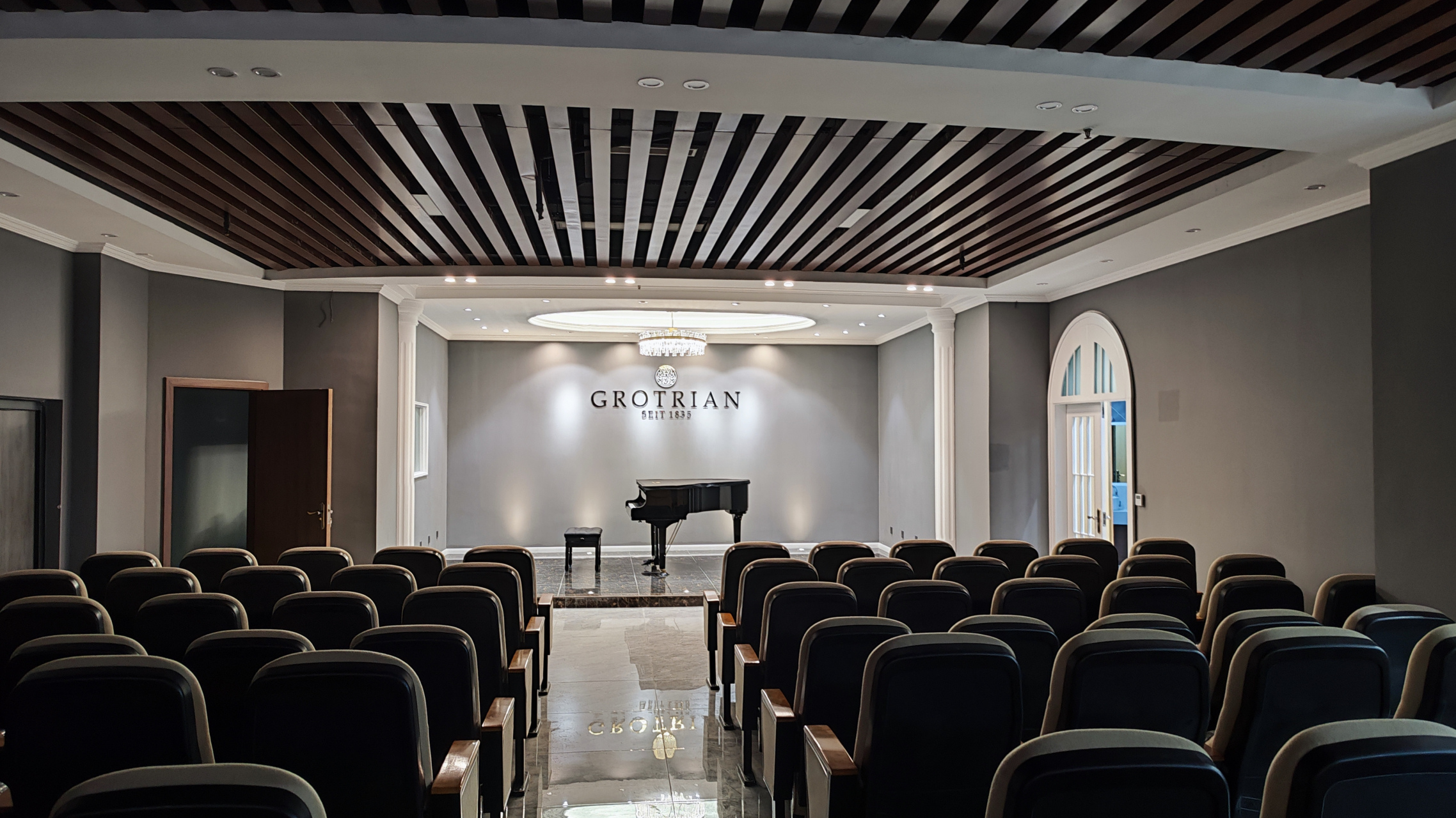 乐山高天钢琴旗舰店:品牌钢琴销售及租赁;音乐厅场地限时免费使用