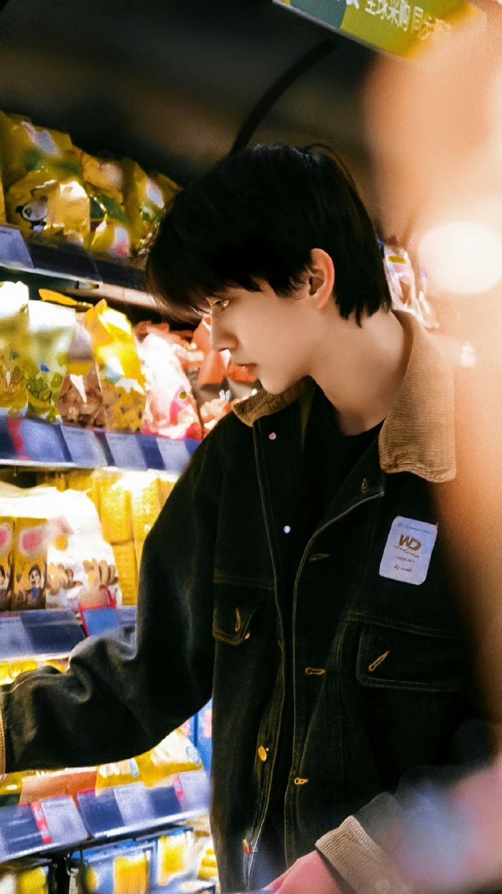 陈鑫海 | 壁纸   最近看《最食人间烟火色》真的好爱陈鑫海!