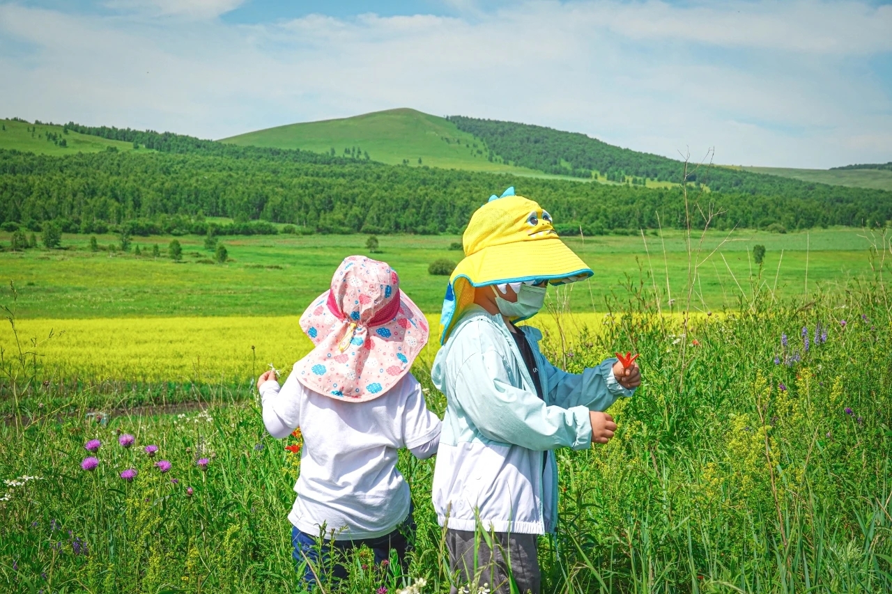 带孩子走进大自然,去山野行走中体会坚持,去广阔草原上感知敬畏,去