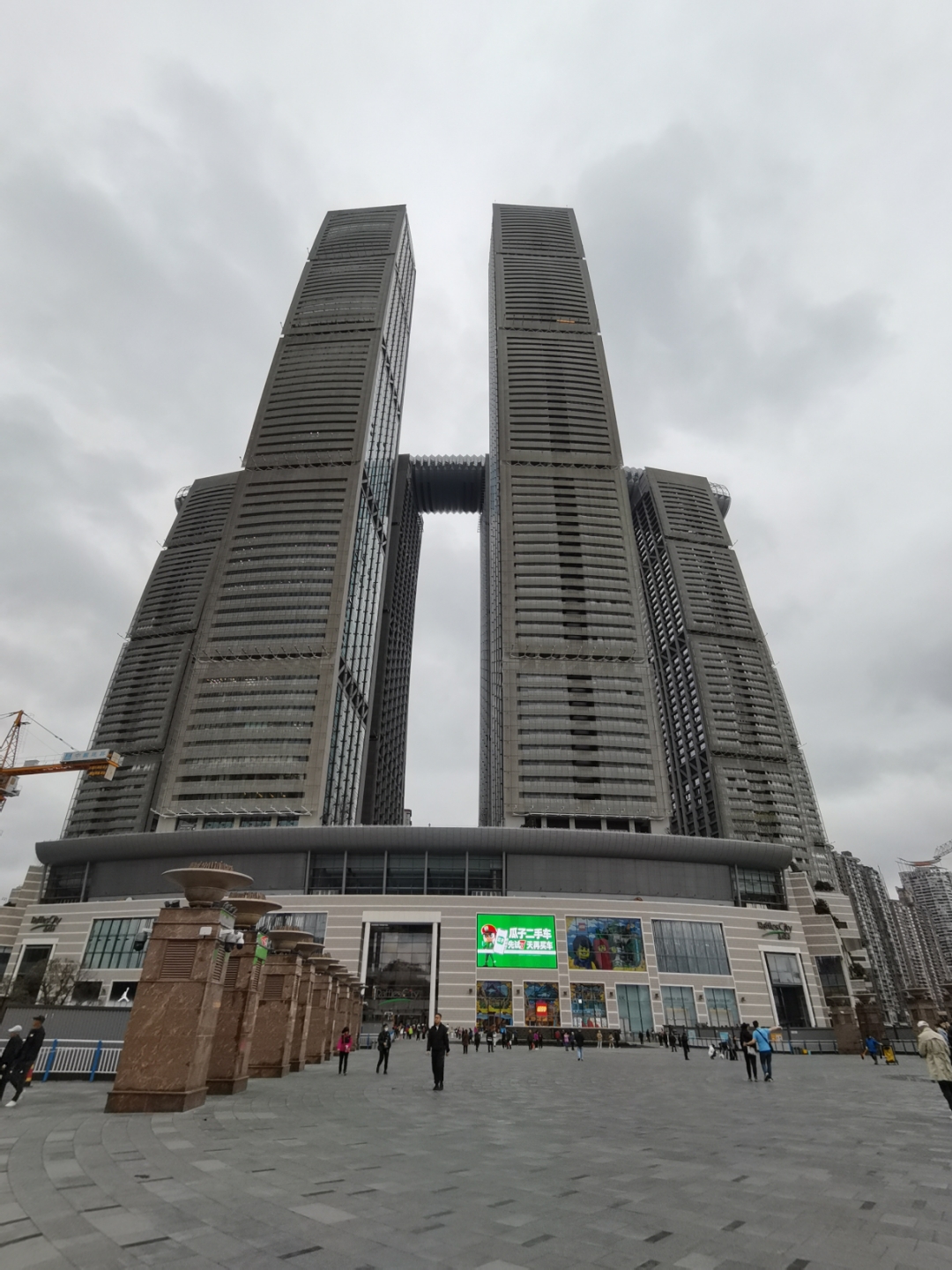 走过路过不要错过,这座双塔建筑简直是现代都市的缩影!