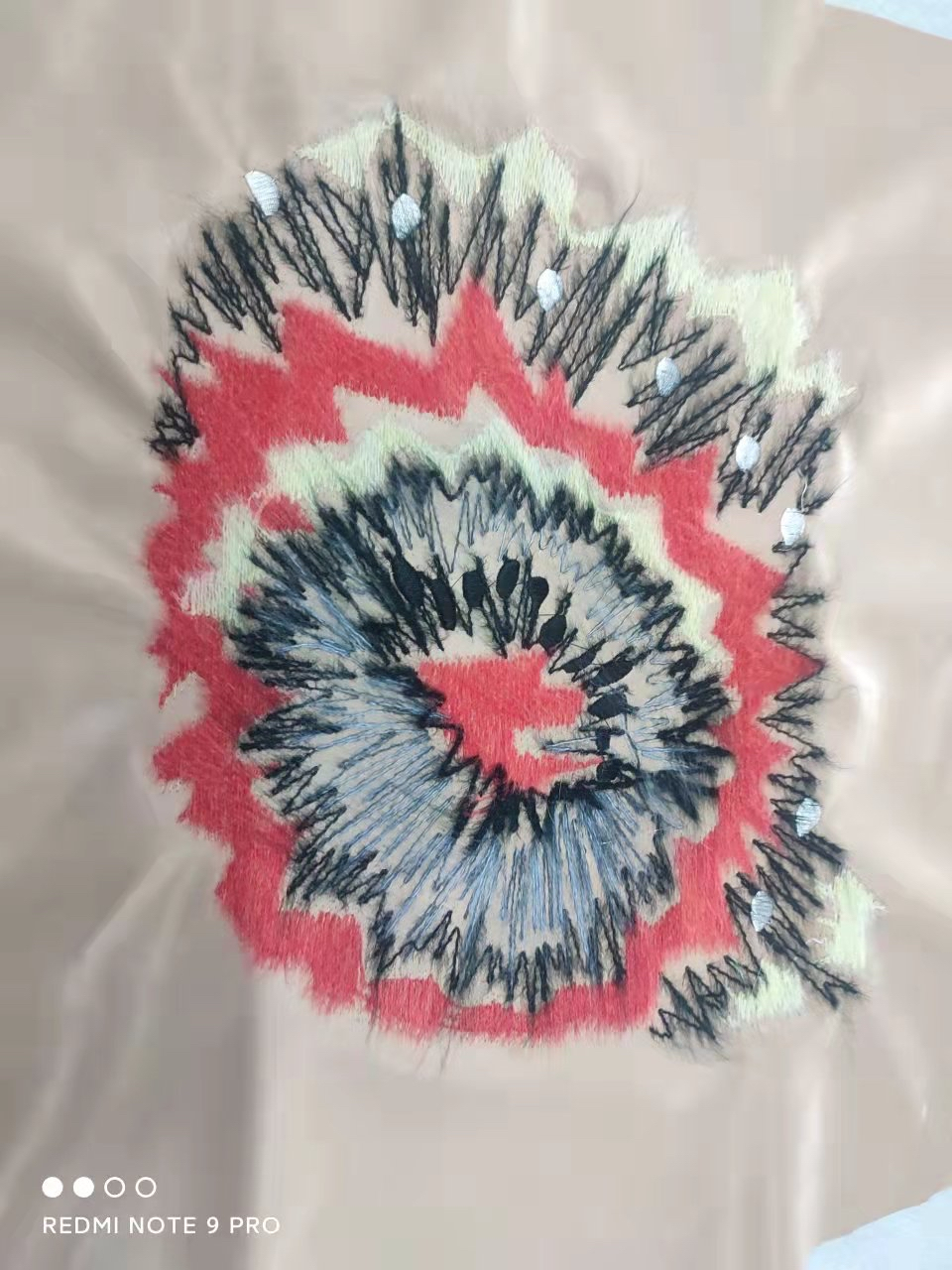 东莞市乔洋电脑绣花科技有限公司专业电脑绣花,防手绣,珠片绣,绳子绣