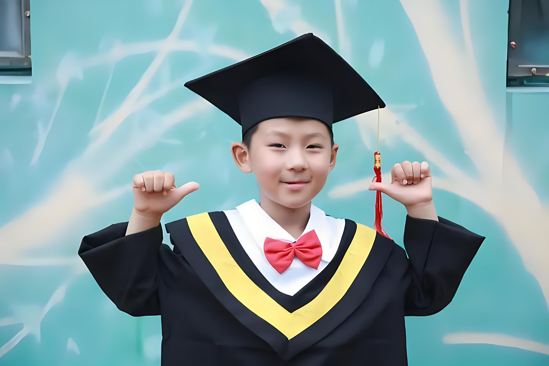 在博士招生逐年扩招的当下(2023年全日制博士招生达到10万人),博士