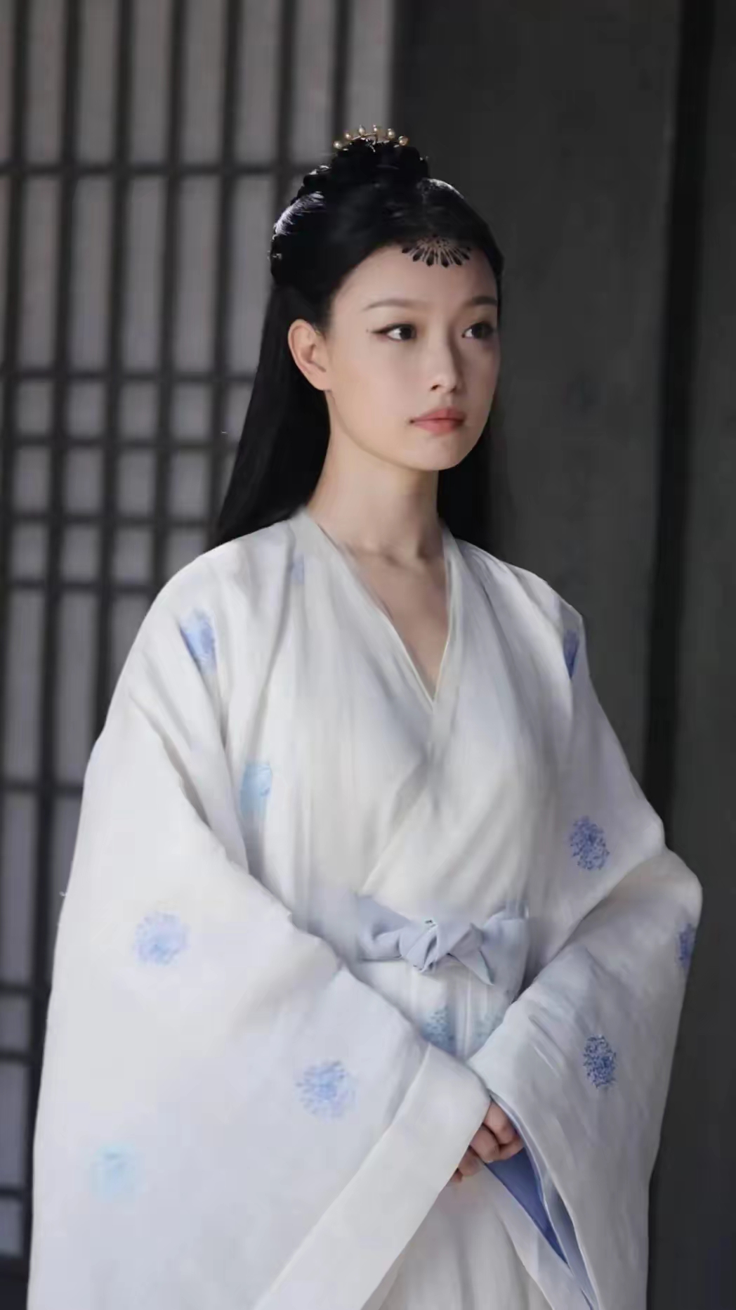 倪妮是什么神仙颜值,穿什么款式都好看,穿什么颜色都好看