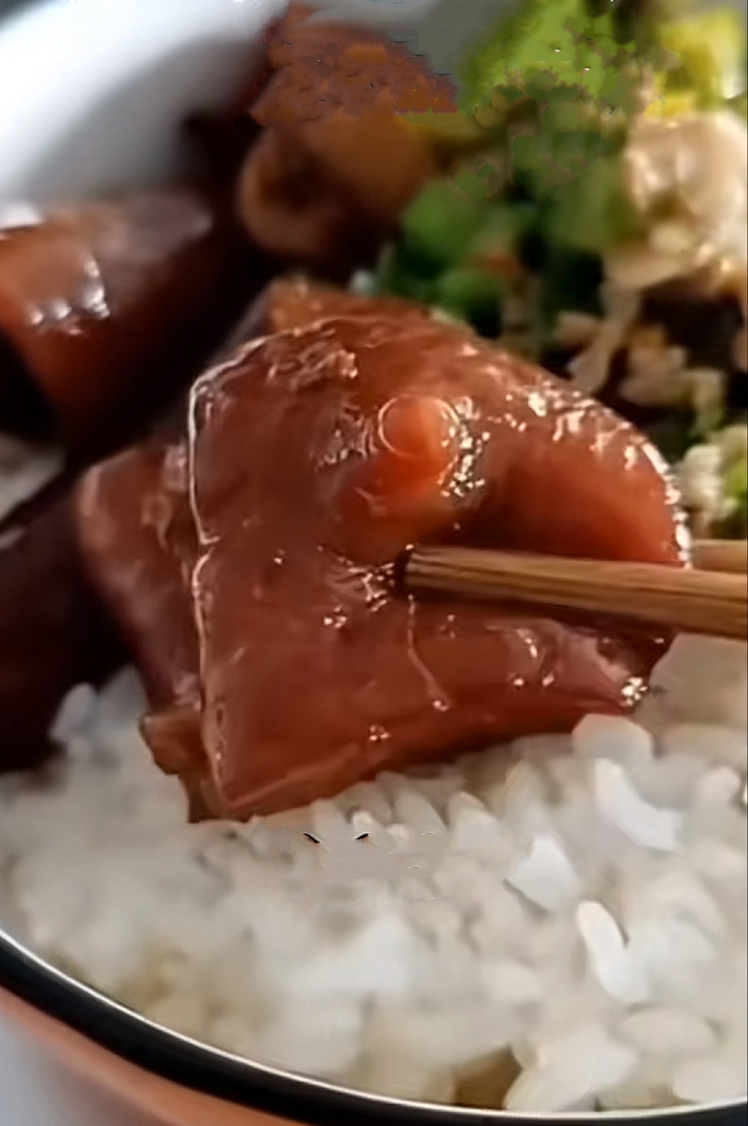 搞错了,从来,老板 我要的是猪脚饭,你是不是上错了,这怎么还有个猪