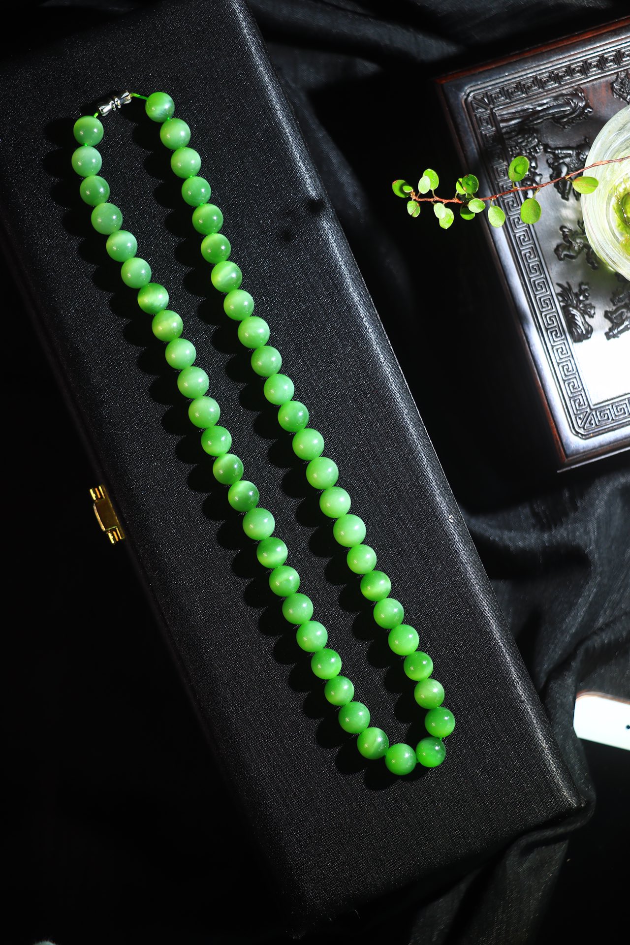 和田玉冰底碧玉猫眼项链 俄碧 玉质温润细腻 佩戴舒适～间关莺语花底