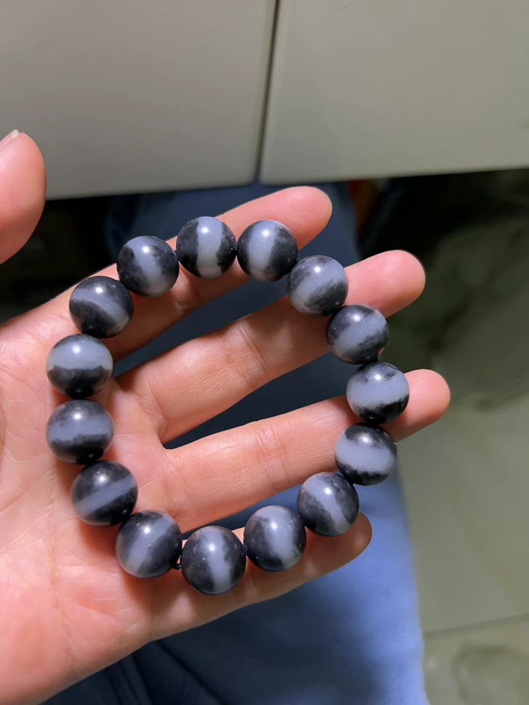 收藏款和田玉籽料青花手链手串,卡14mm,黑白分明,白肉部分白度一级白