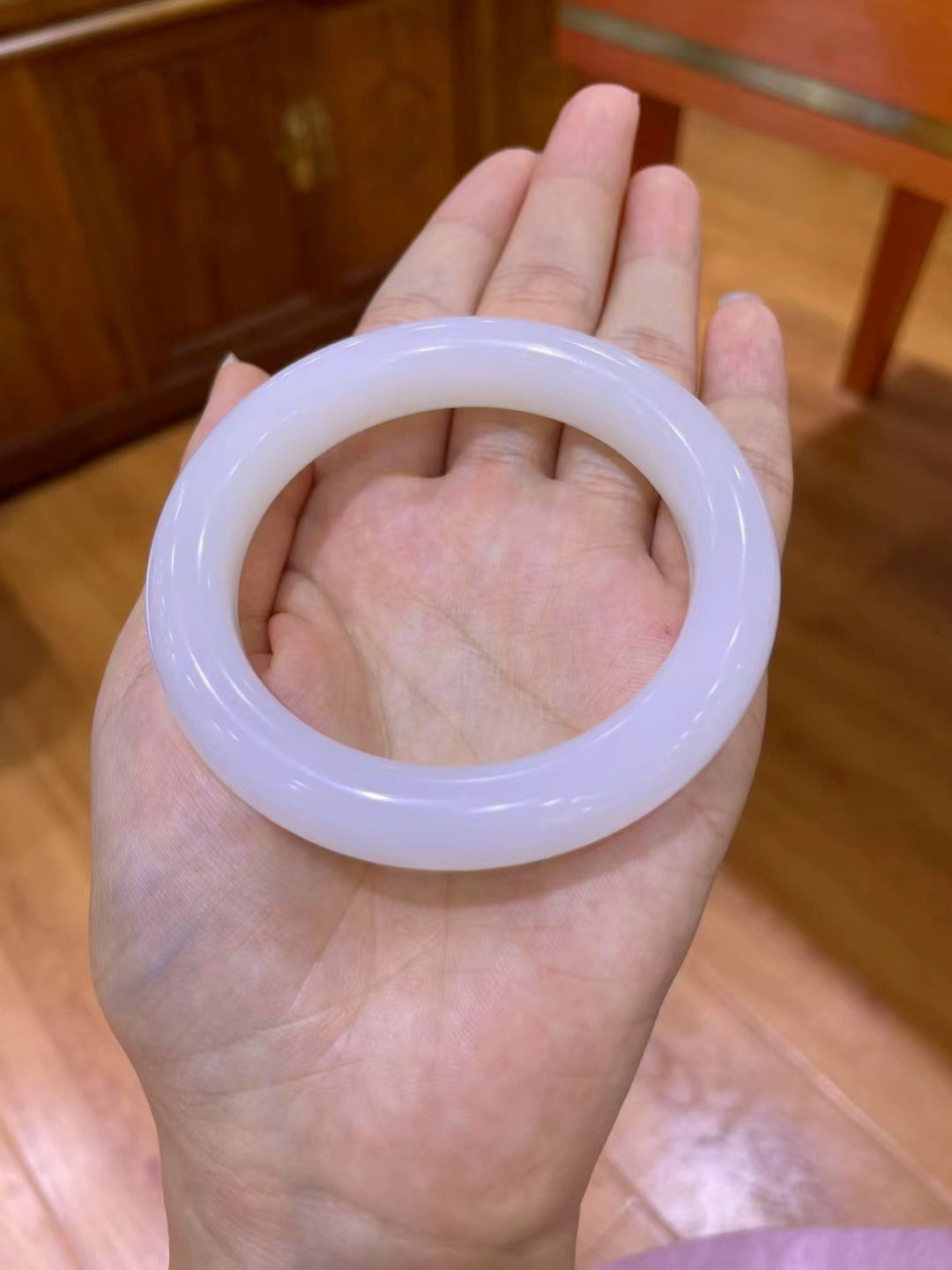 收藏级和田玉羊脂白玉手镯 58口径,老坑料子.